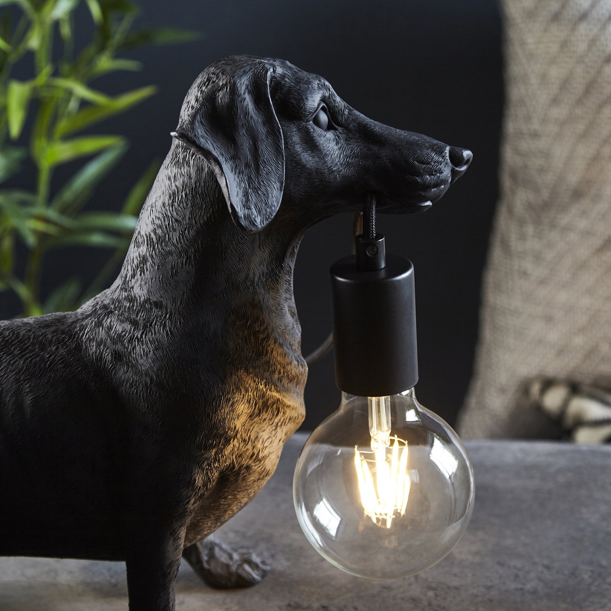 101188 Dog Table Lamp 1 Light Matt Black