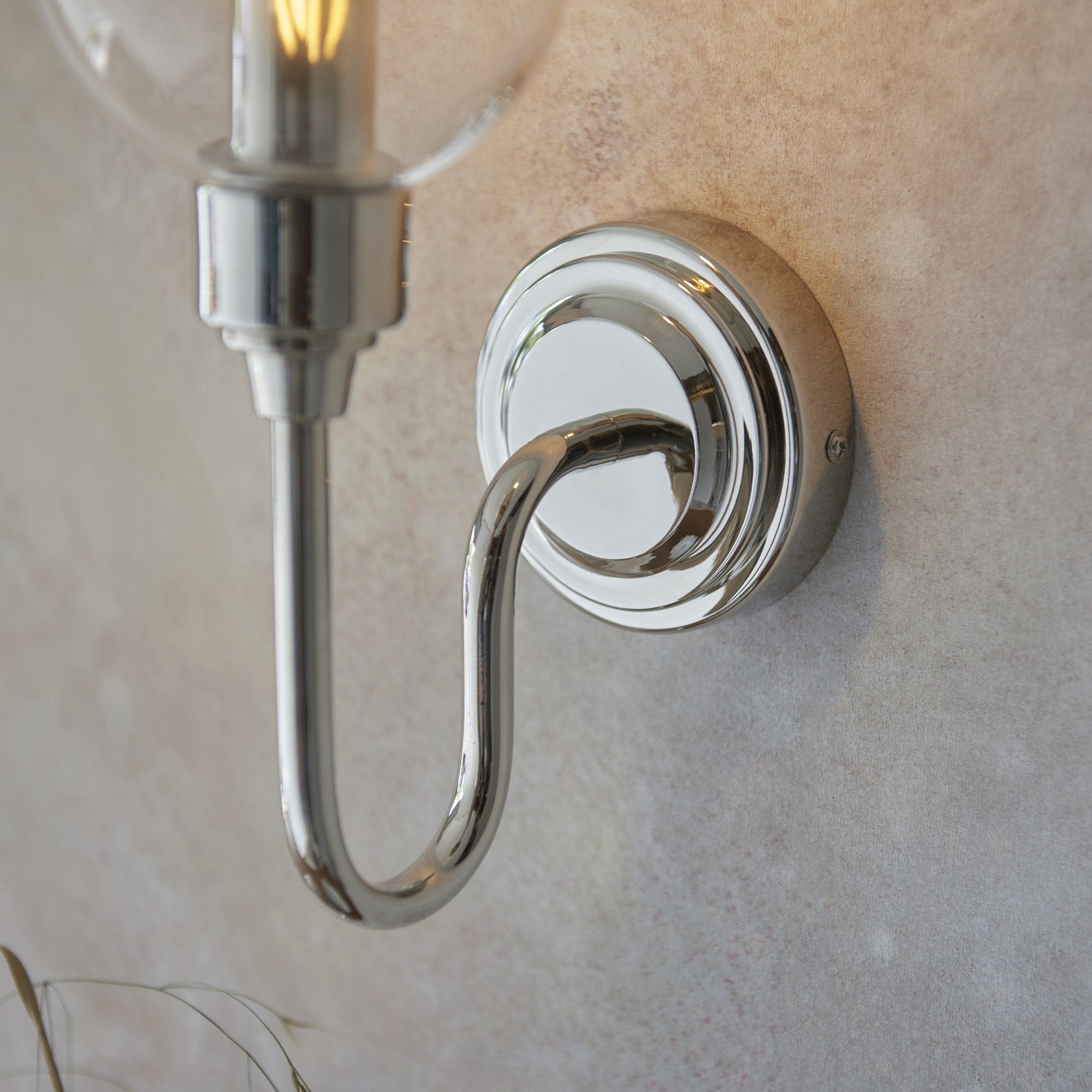 103316 Wall 1 Light Bright Nickel Plate And Clear Glass