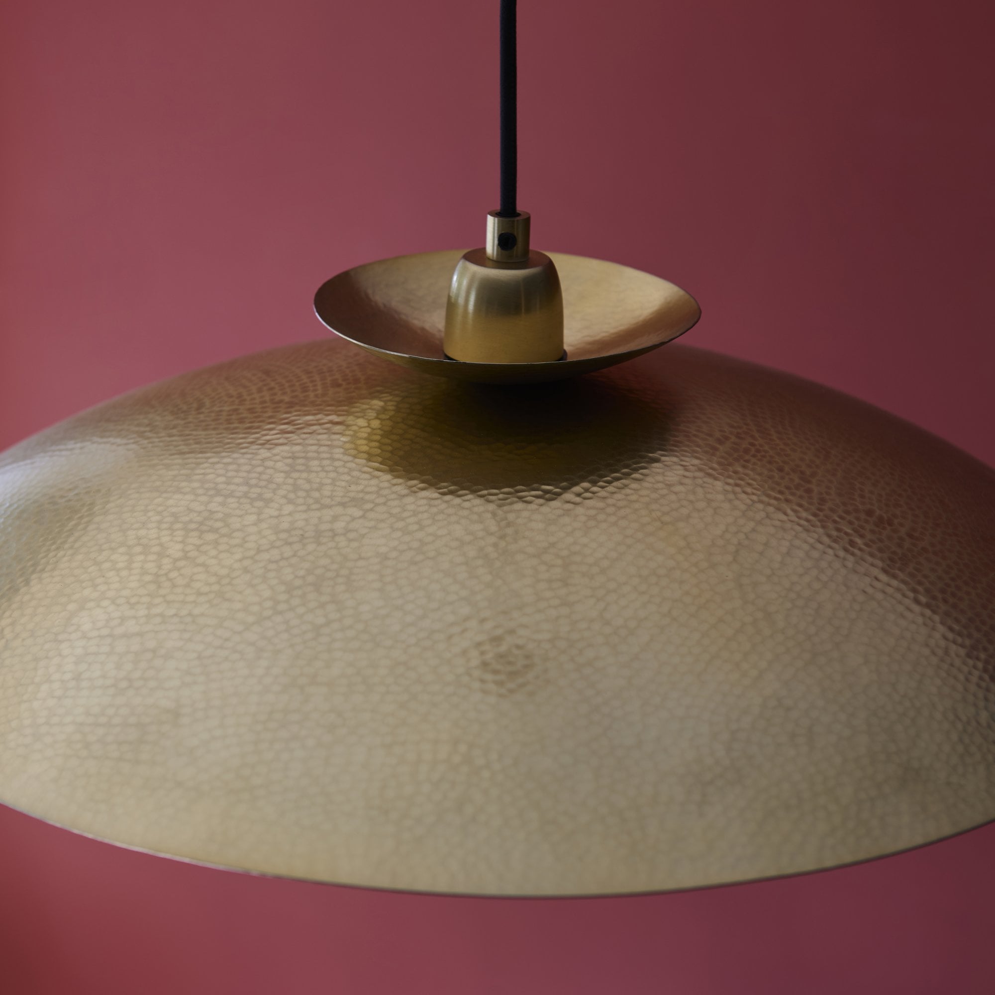 104011 Pendant 1 Light Hammered Brass And Brass Plate
