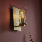 106717 Wall 1 Light Hammered Brass Plate And Textured Clear Glass