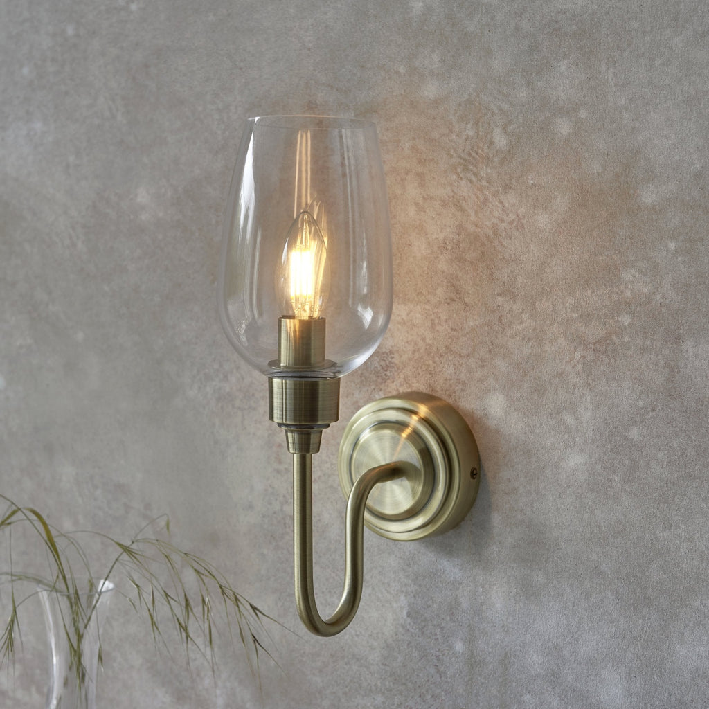 107792 Wall 1 Light Antique Brass Plate And Clear Glass