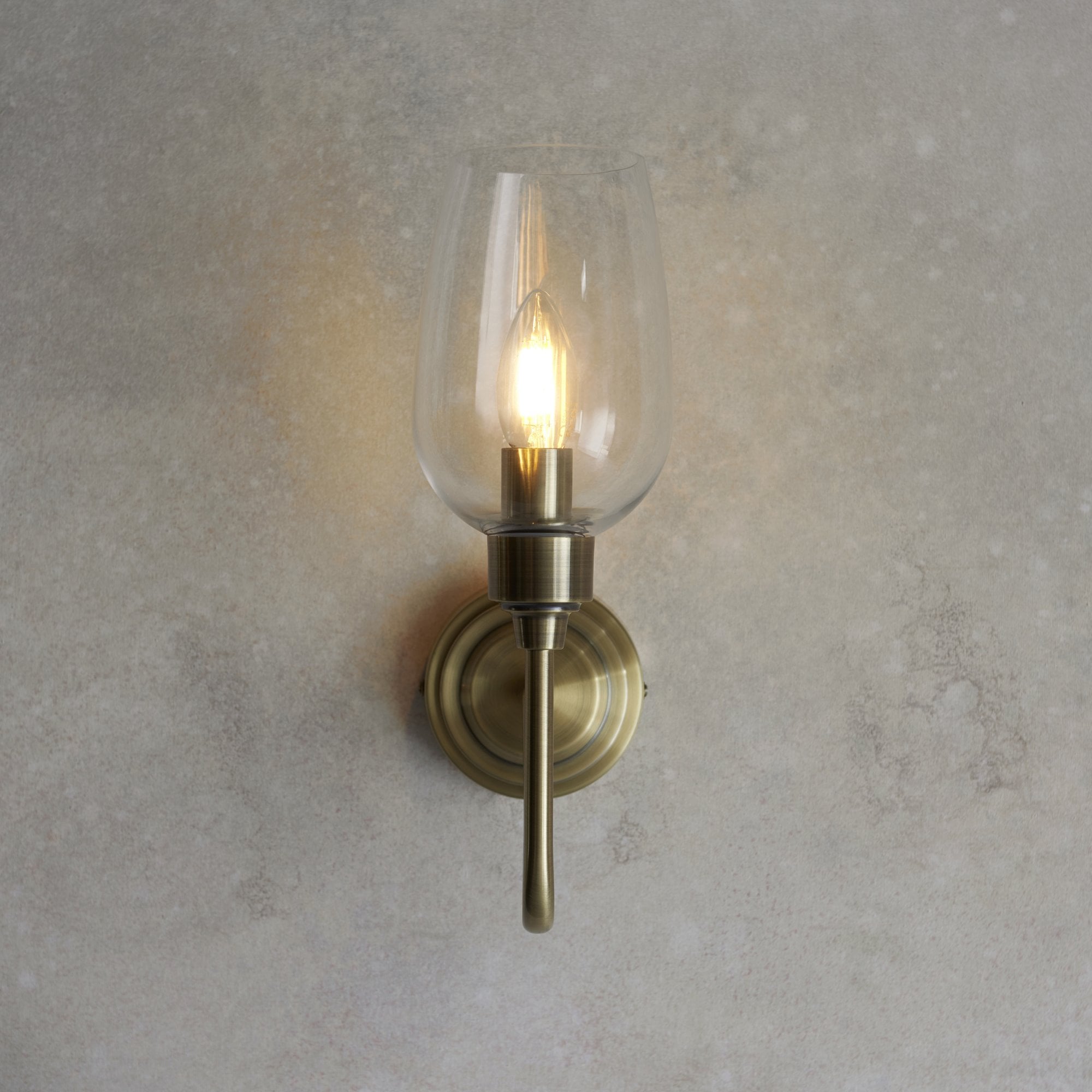 107792 Wall 1 Light Antique Brass Plate And Clear Glass