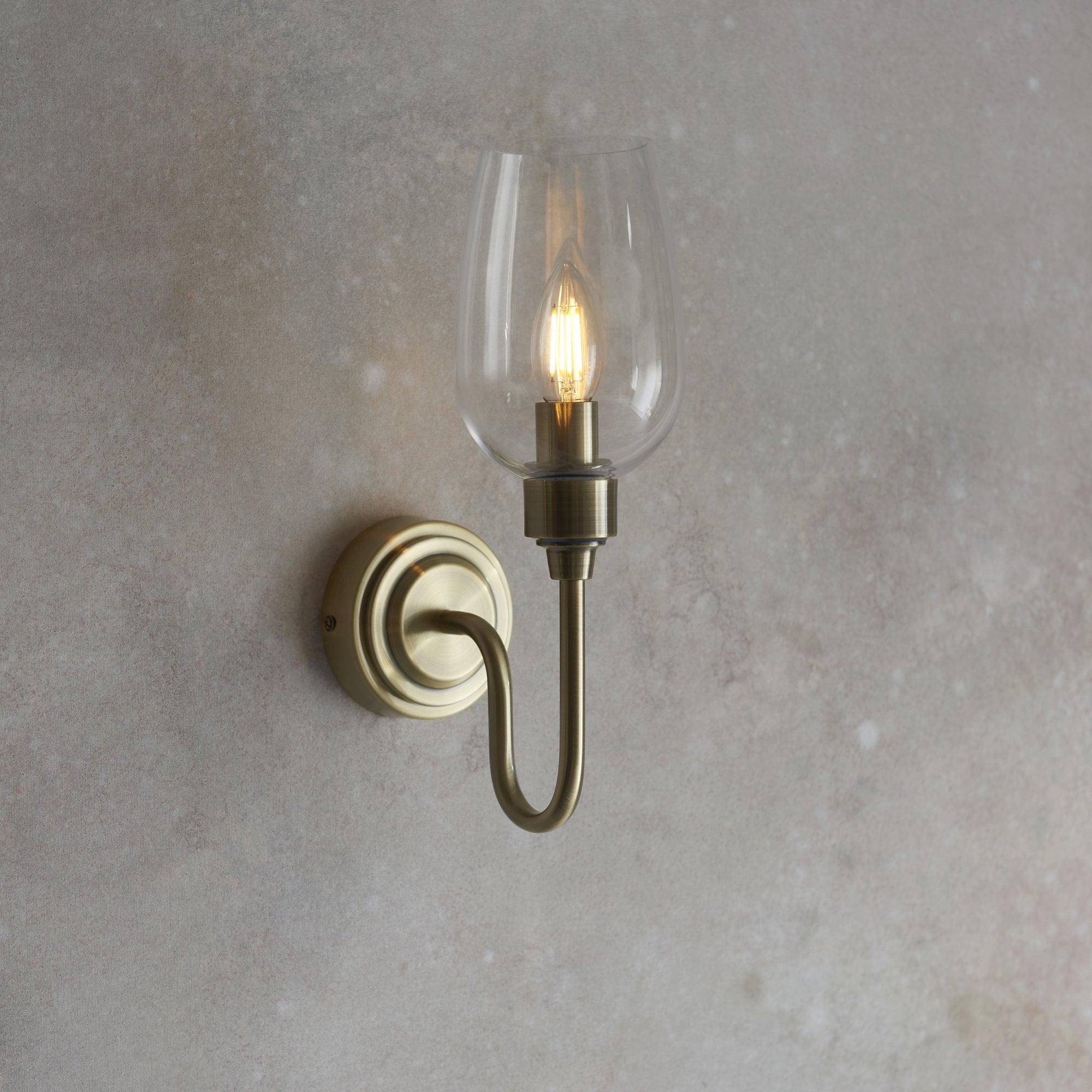 107792 Wall 1 Light Antique Brass Plate And Clear Glass