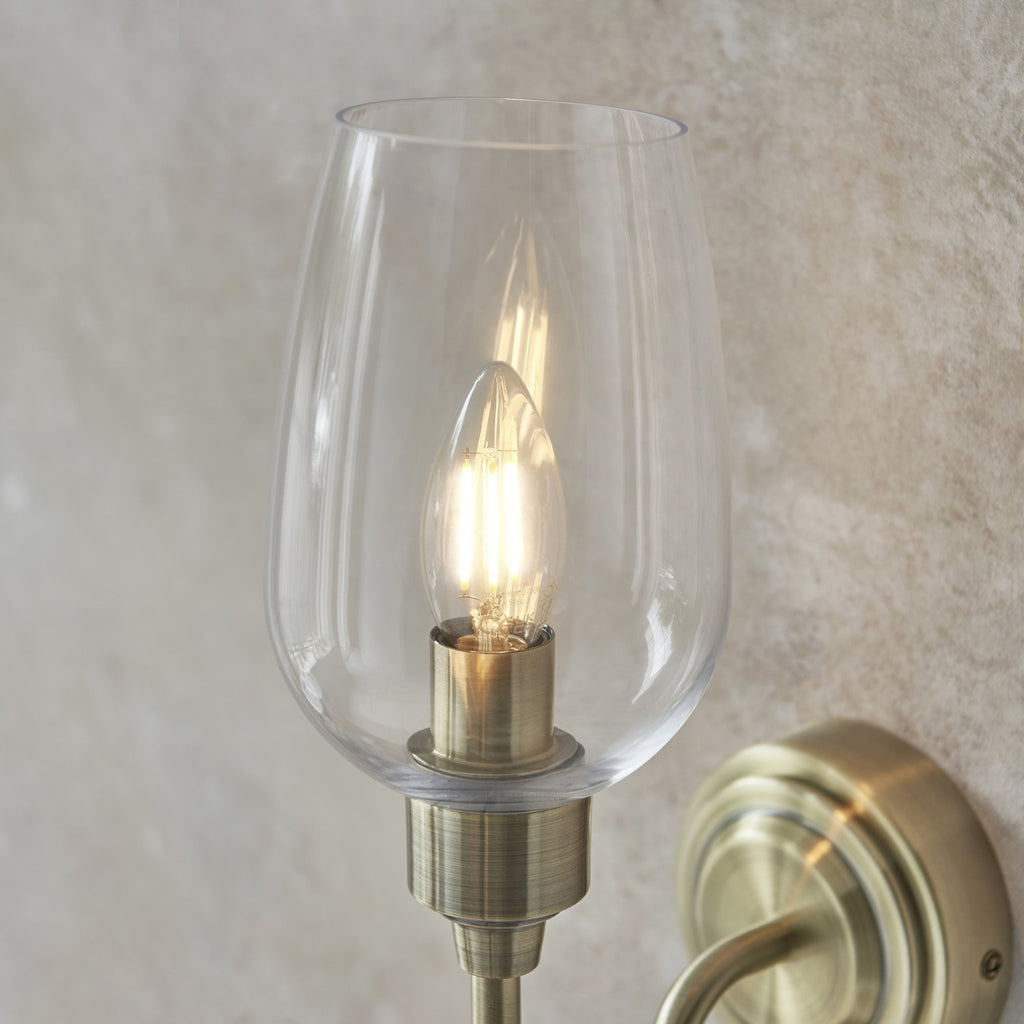 107792 Wall 1 Light Antique Brass Plate And Clear Glass