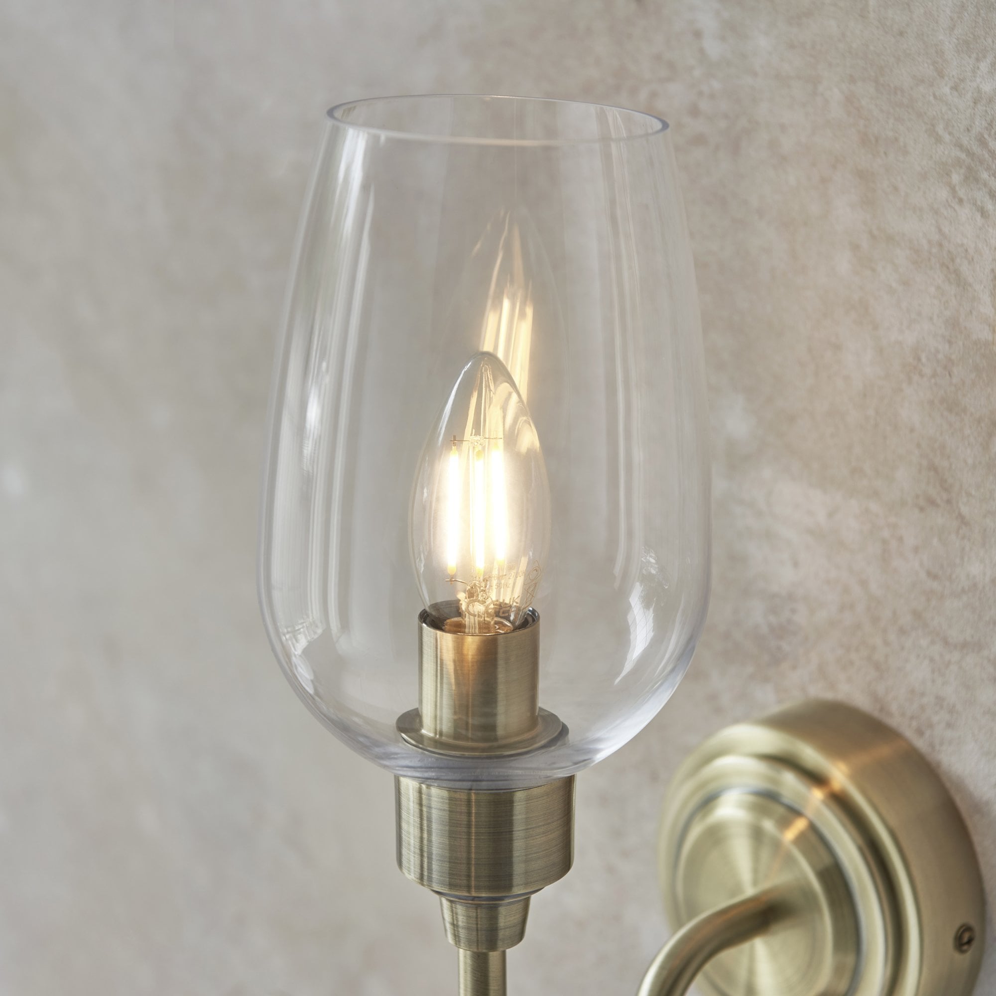 107792 Wall 1 Light Antique Brass Plate And Clear Glass