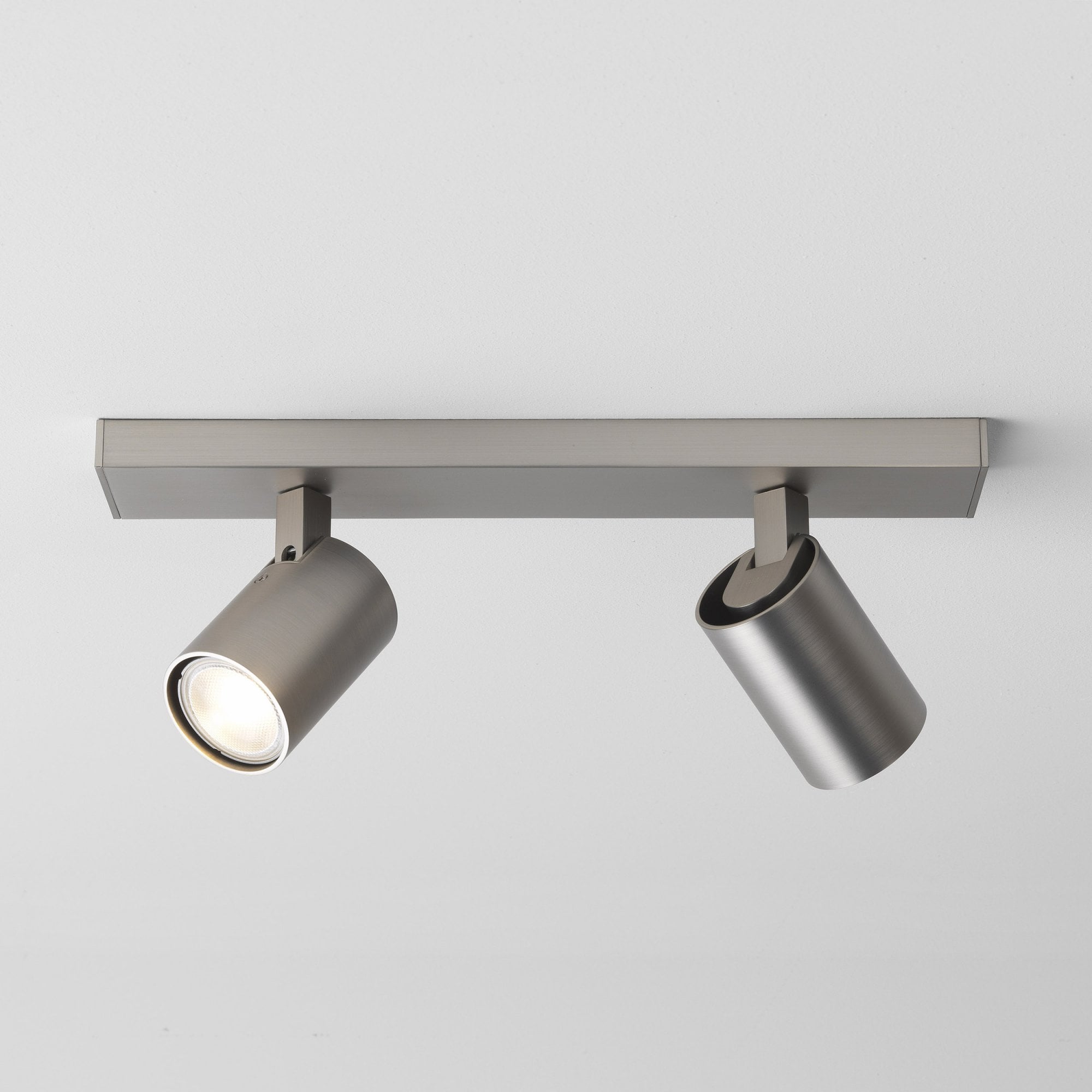 1286125 Ascoli Twin Spotlight Matt Nickel