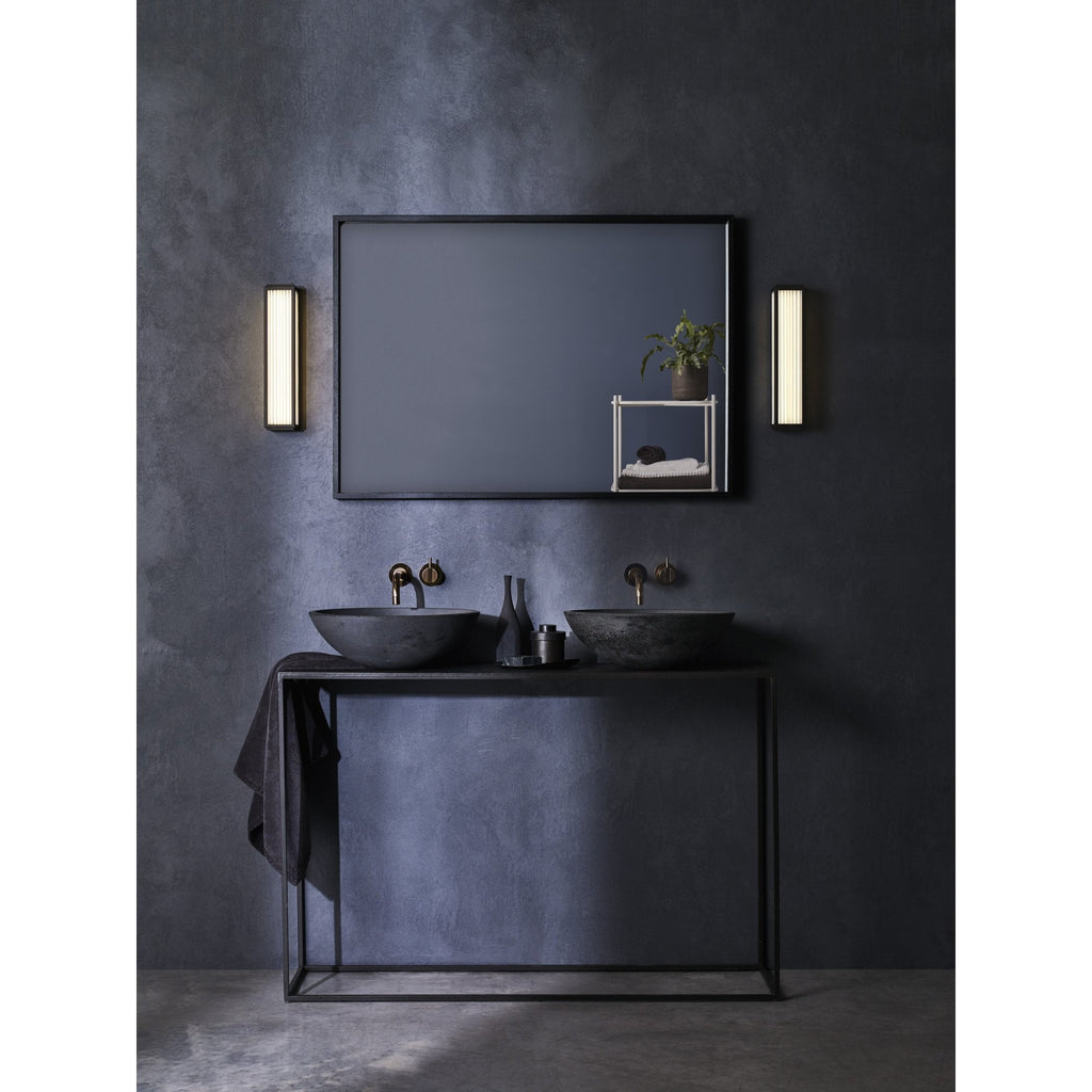 1370004 Boston 370 LED Bathroom Wall Light Bronze