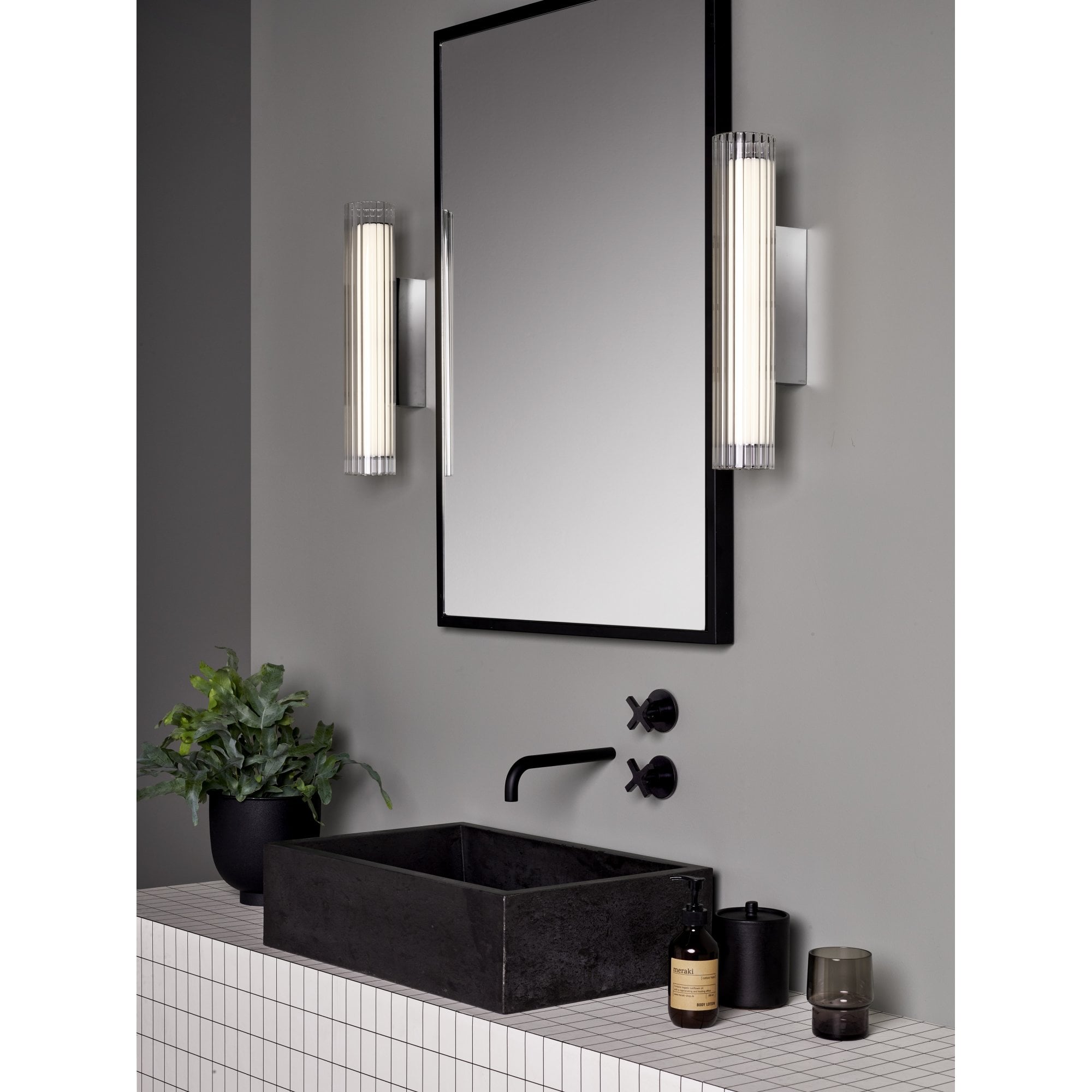 1409055 io 420 LED Bathroom Wall Light Polished Chrome