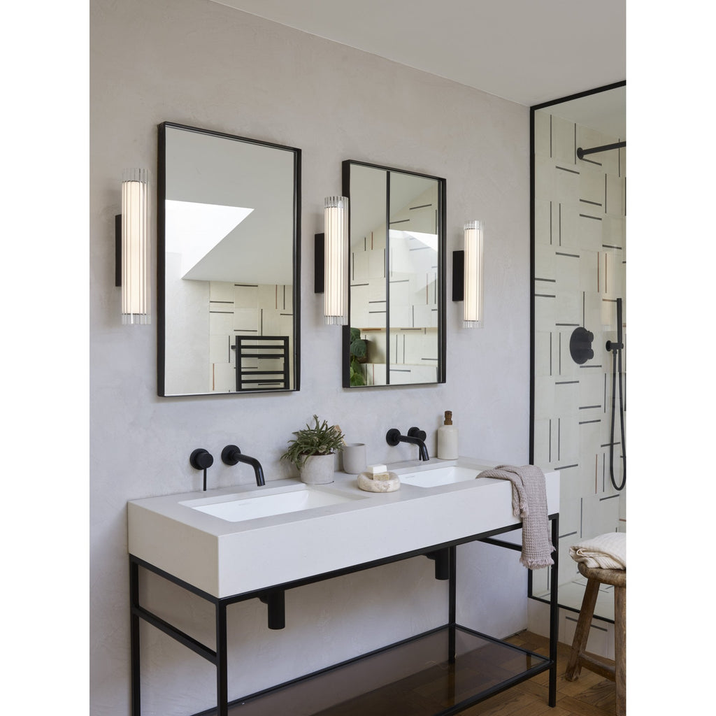 1409056 io 420 LED Bathroom Wall Light Matt Black