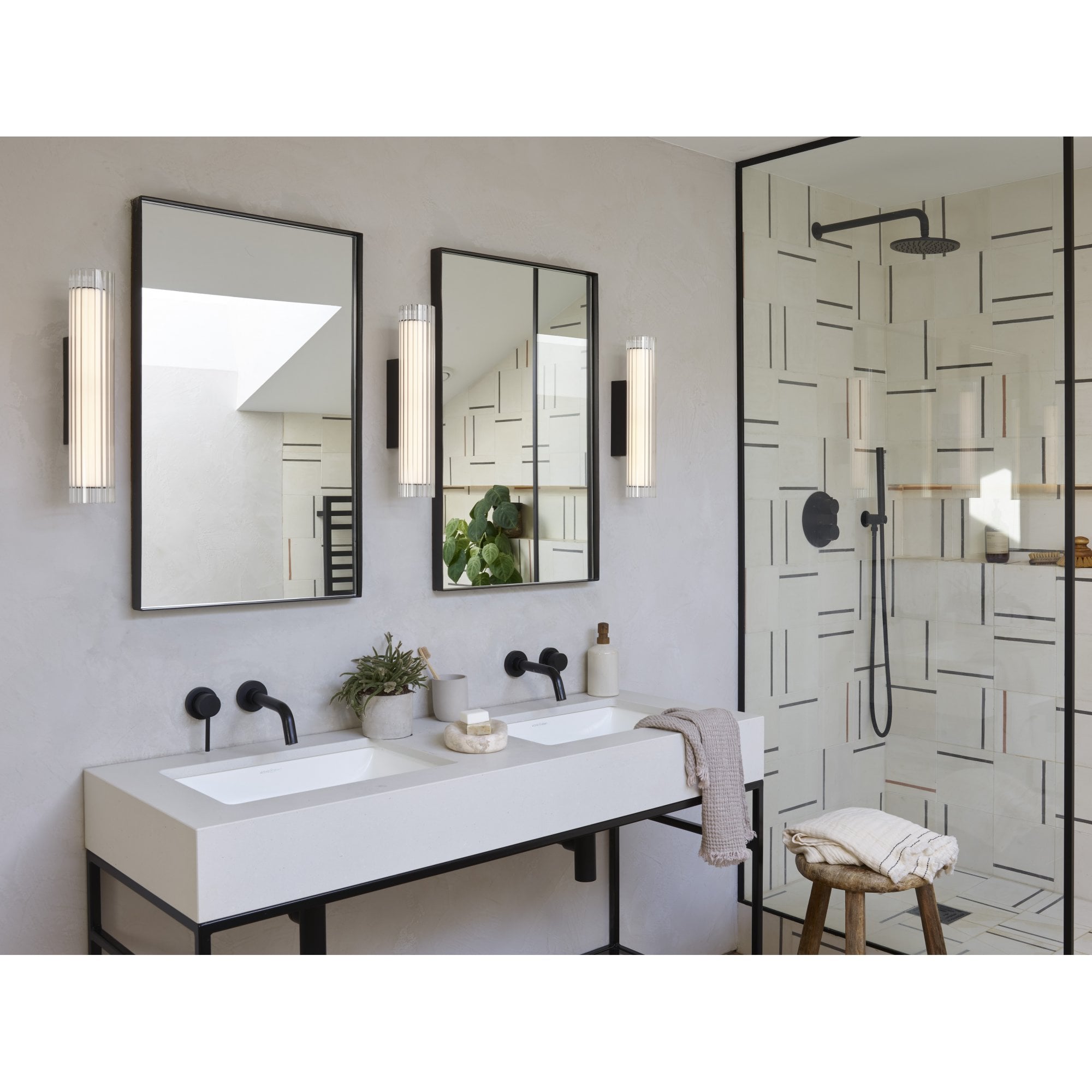 1409056 io 420 LED Bathroom Wall Light Matt Black