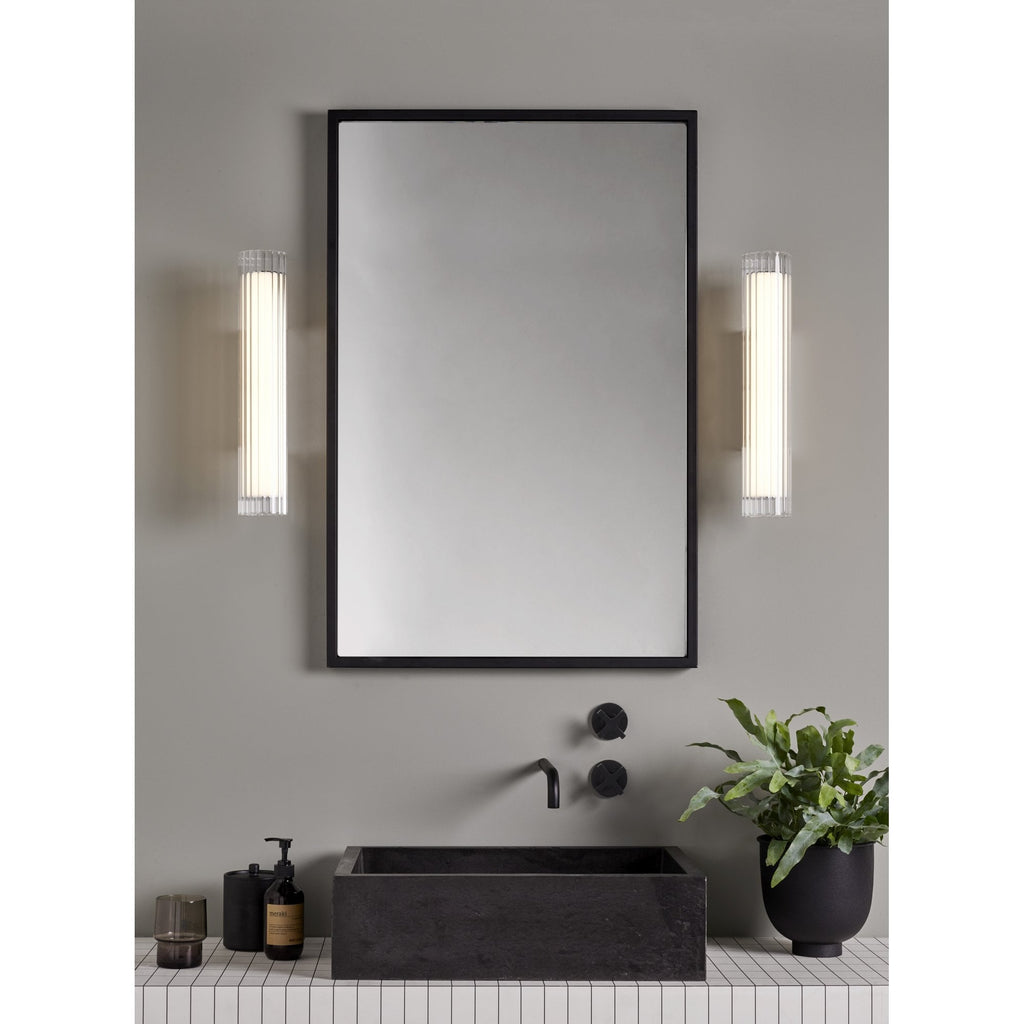 1409057 io 420 LED Bathroom Wall Light Matt Gold