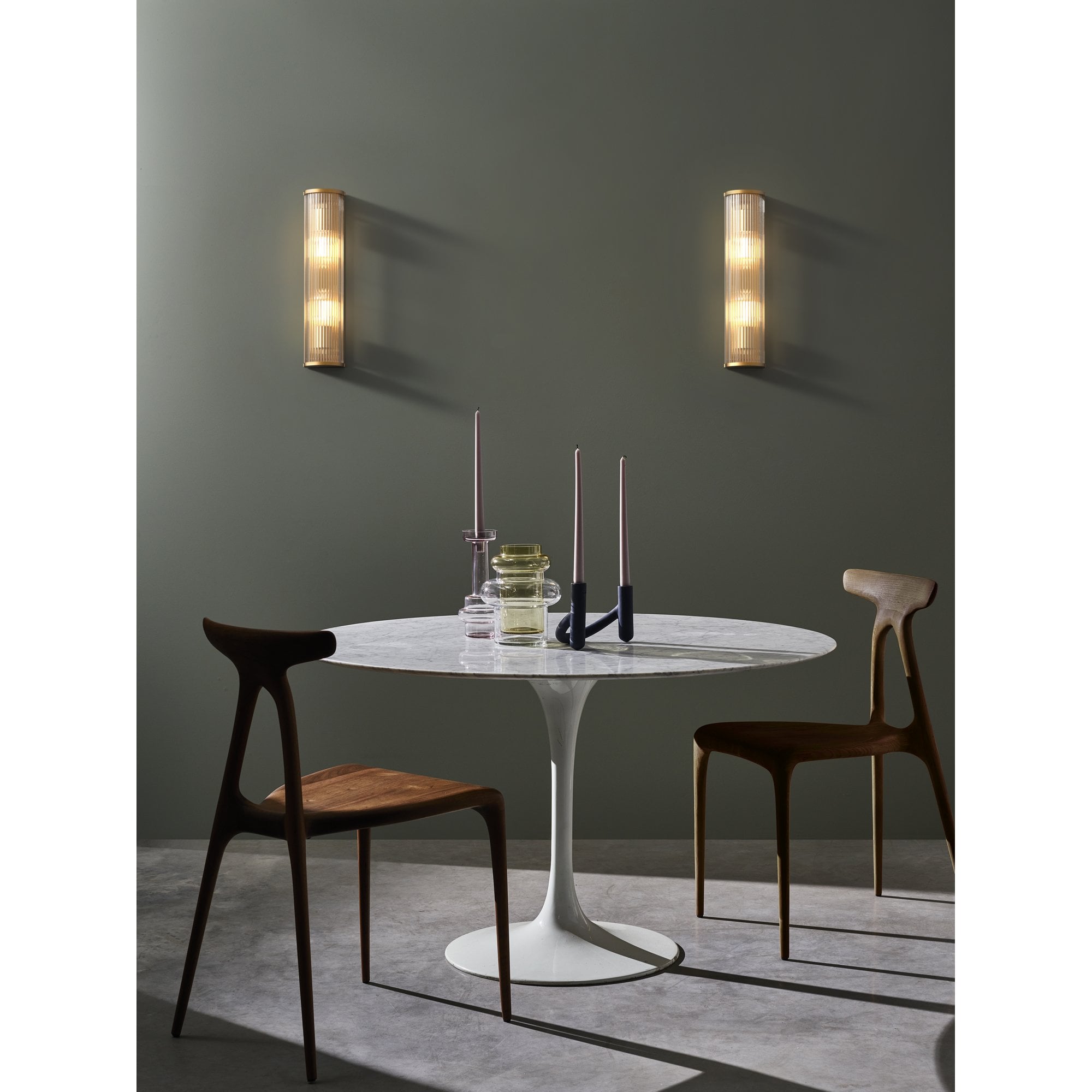 1427004 Avignon Round 525 2 Light Wall Light Antique Brass (S)