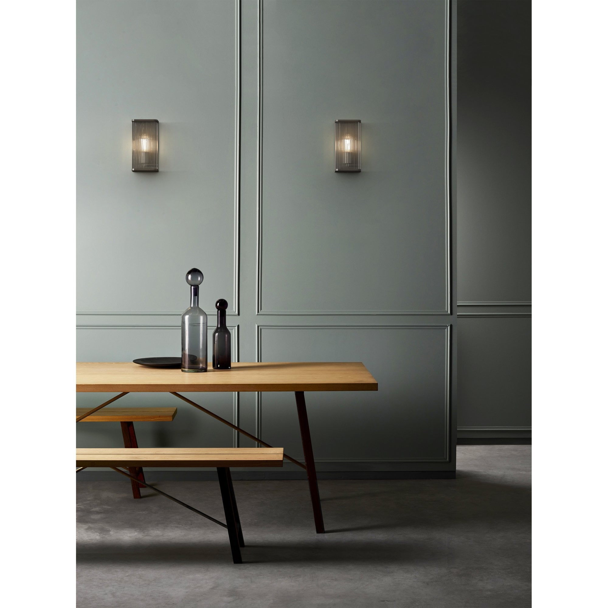 1427009 Avignon Square 300 Wall Light Bronze