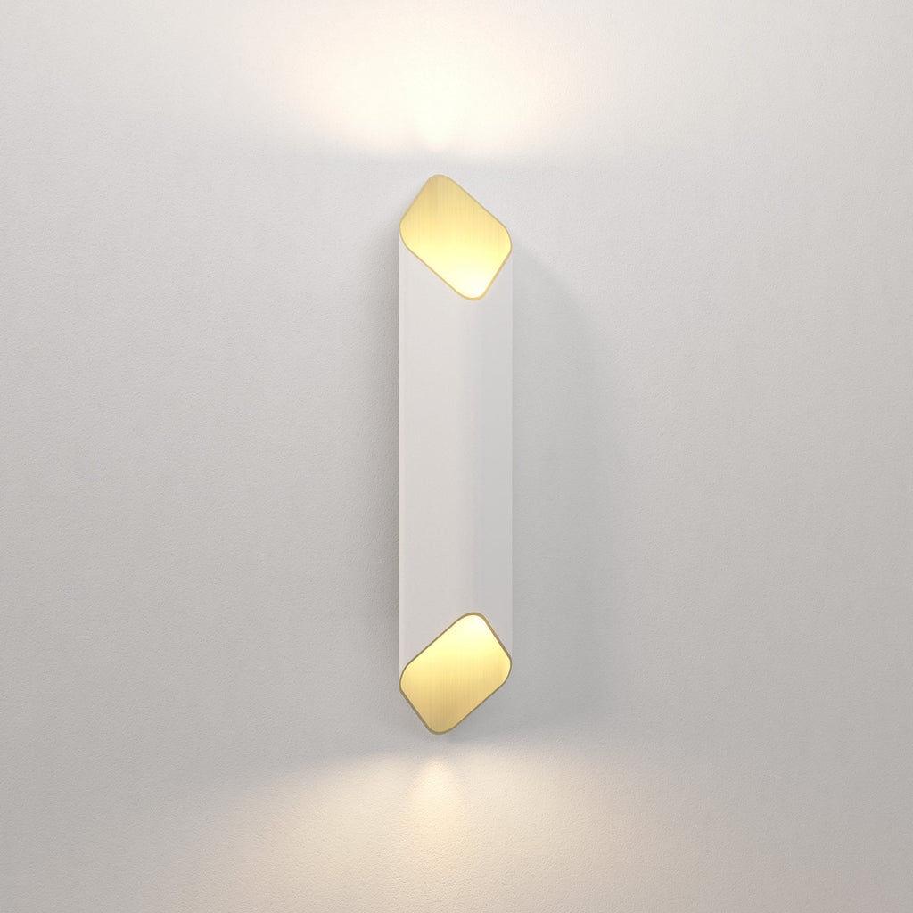 1481018 Ako 600 Phase LED Wall Light Matt White