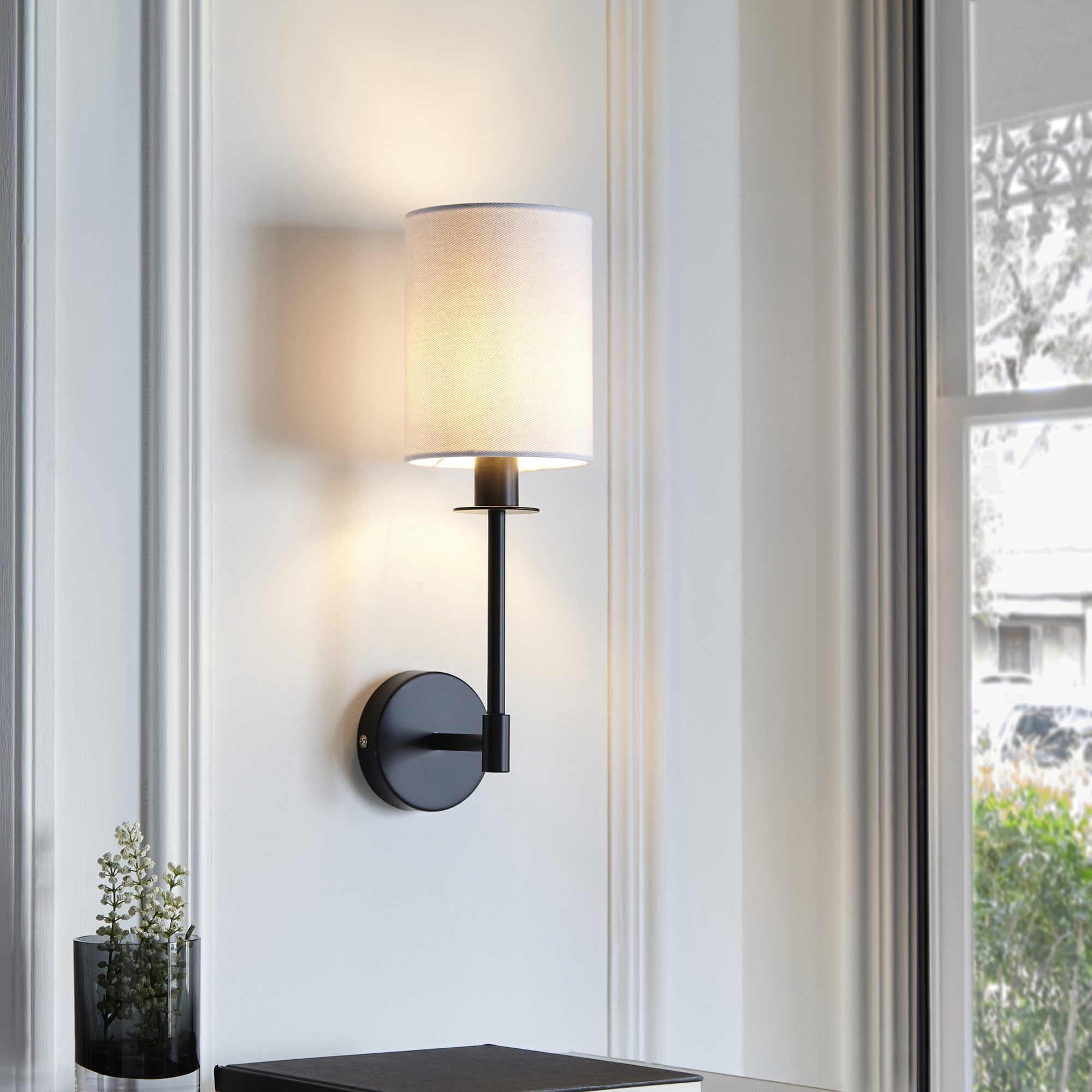 101660 Sancerre Wall Light Black & White Shade
