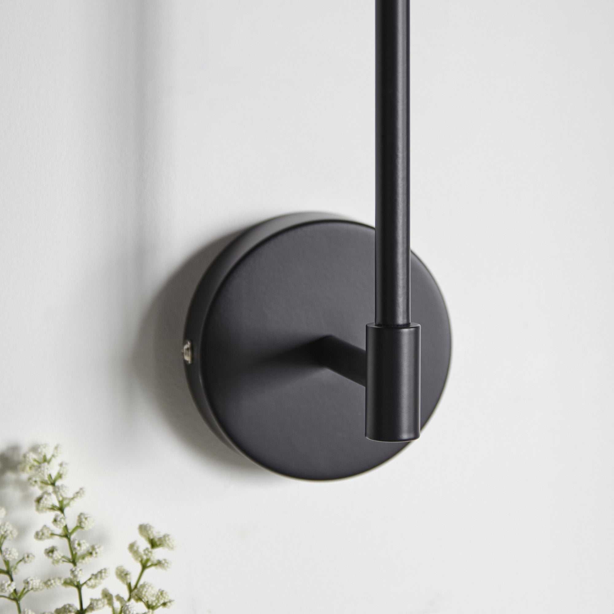 101660 Sancerre Wall Light Black & White Shade