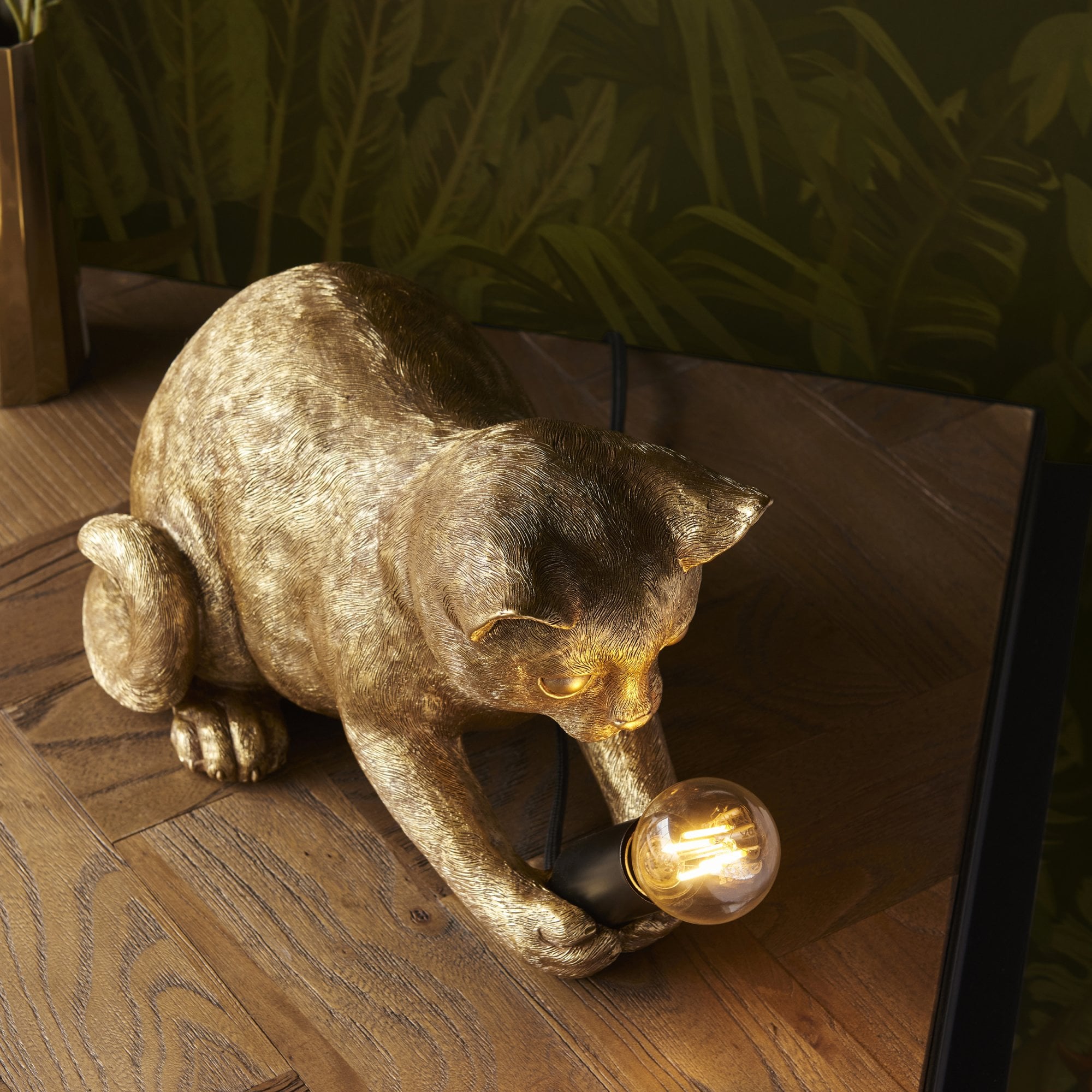 107389 Kitten Table Lamp Gold & Black