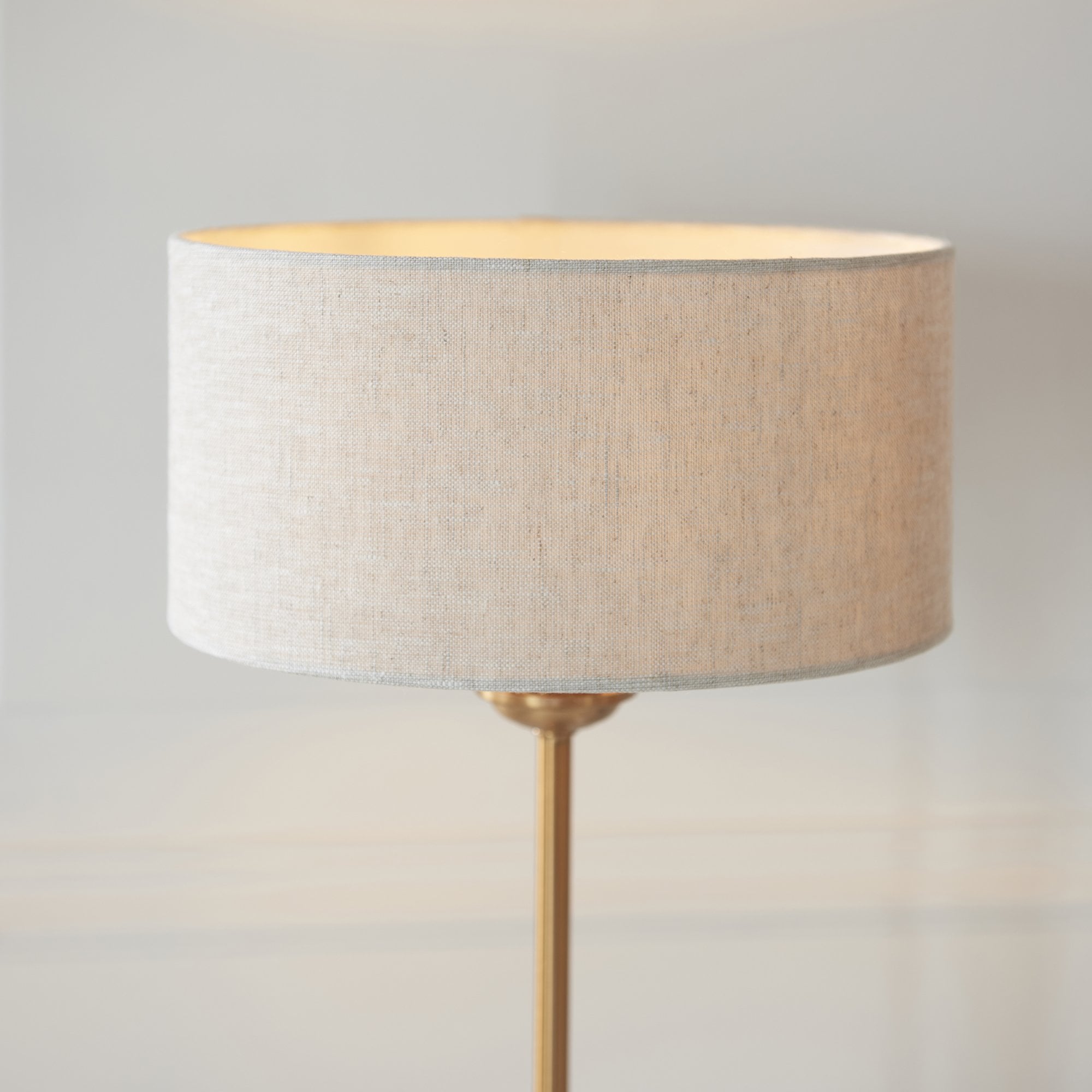 110728 Highclere Table Lamp Vintage Brass & Natural Linen Shade