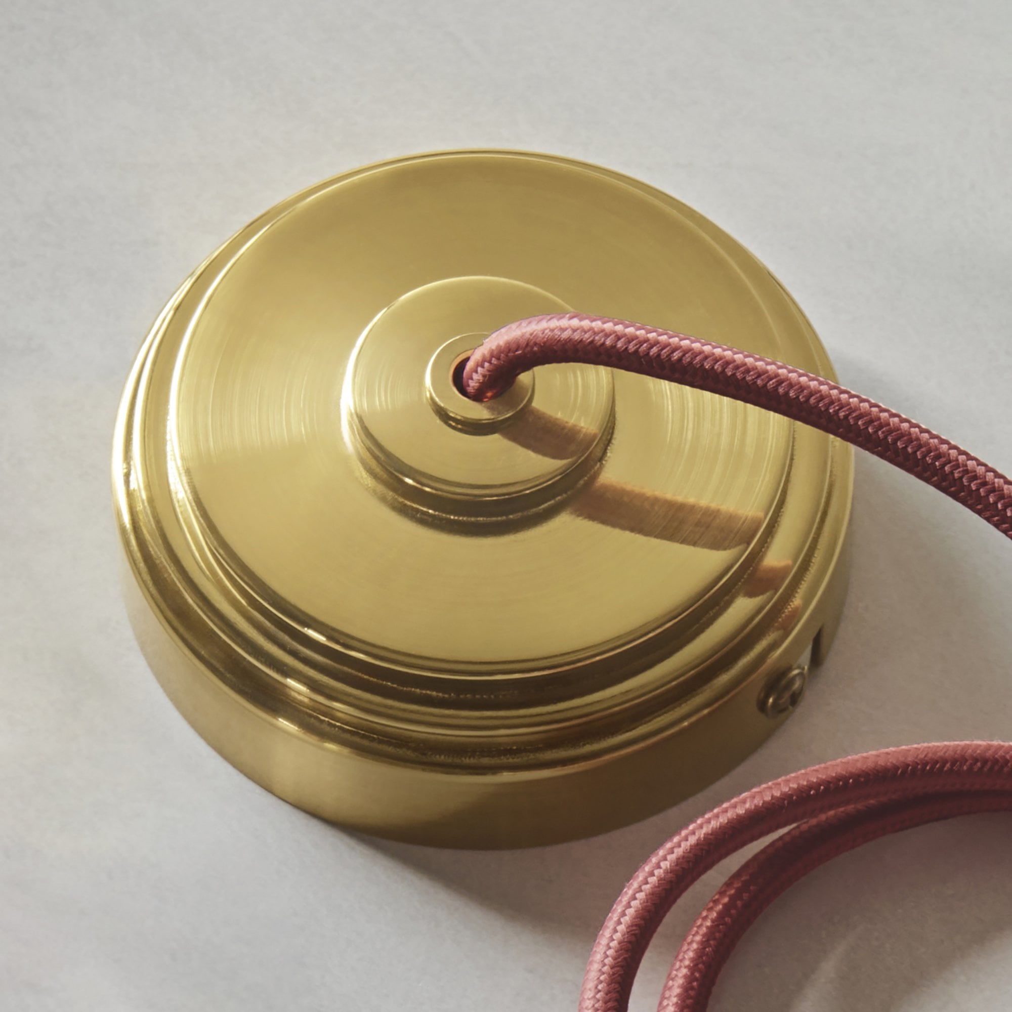111512 Eltham Pendant Cable Set Age Brass & Red Flex
