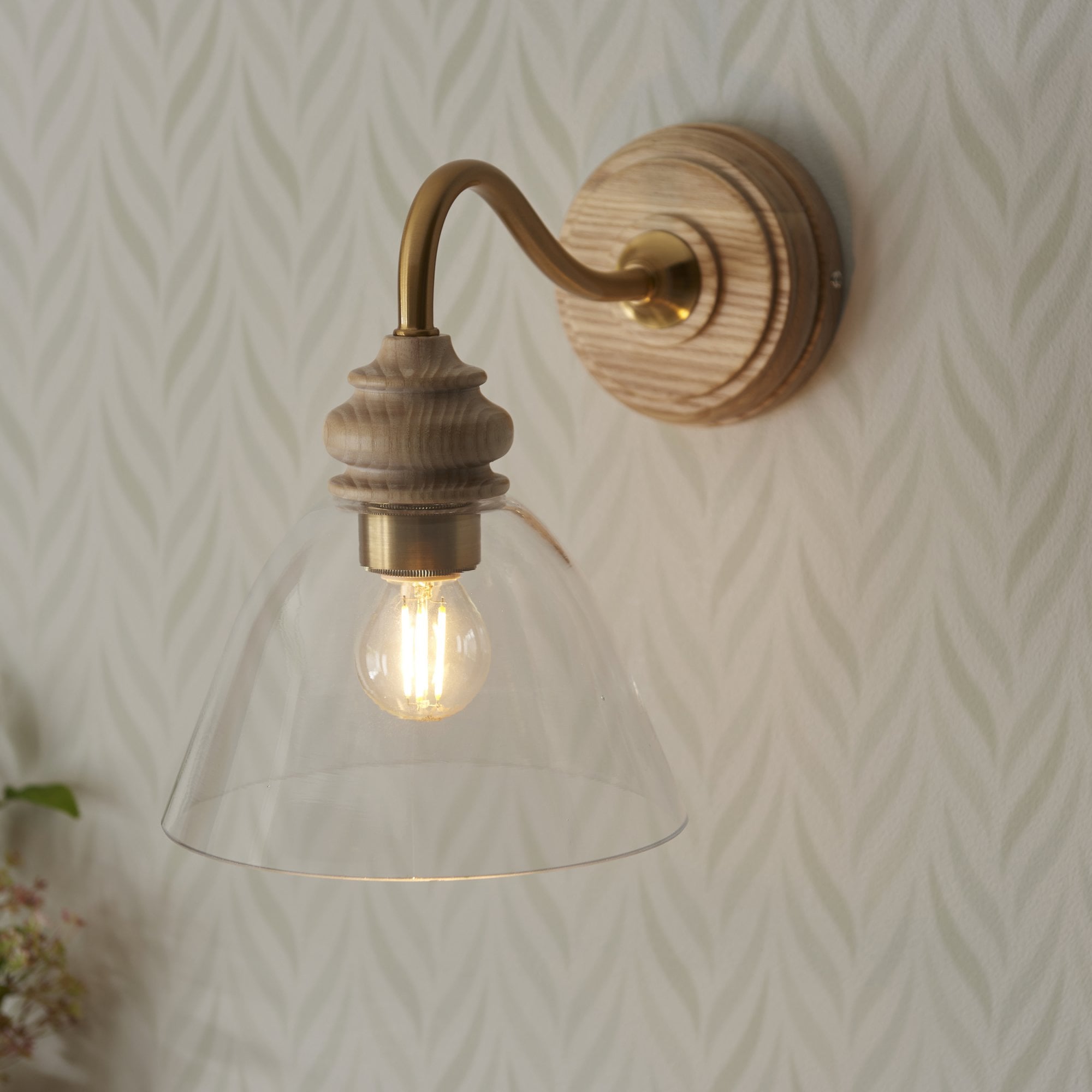 113371 Cotswold Wall Light Ash, Aged Brass & Clear Glass