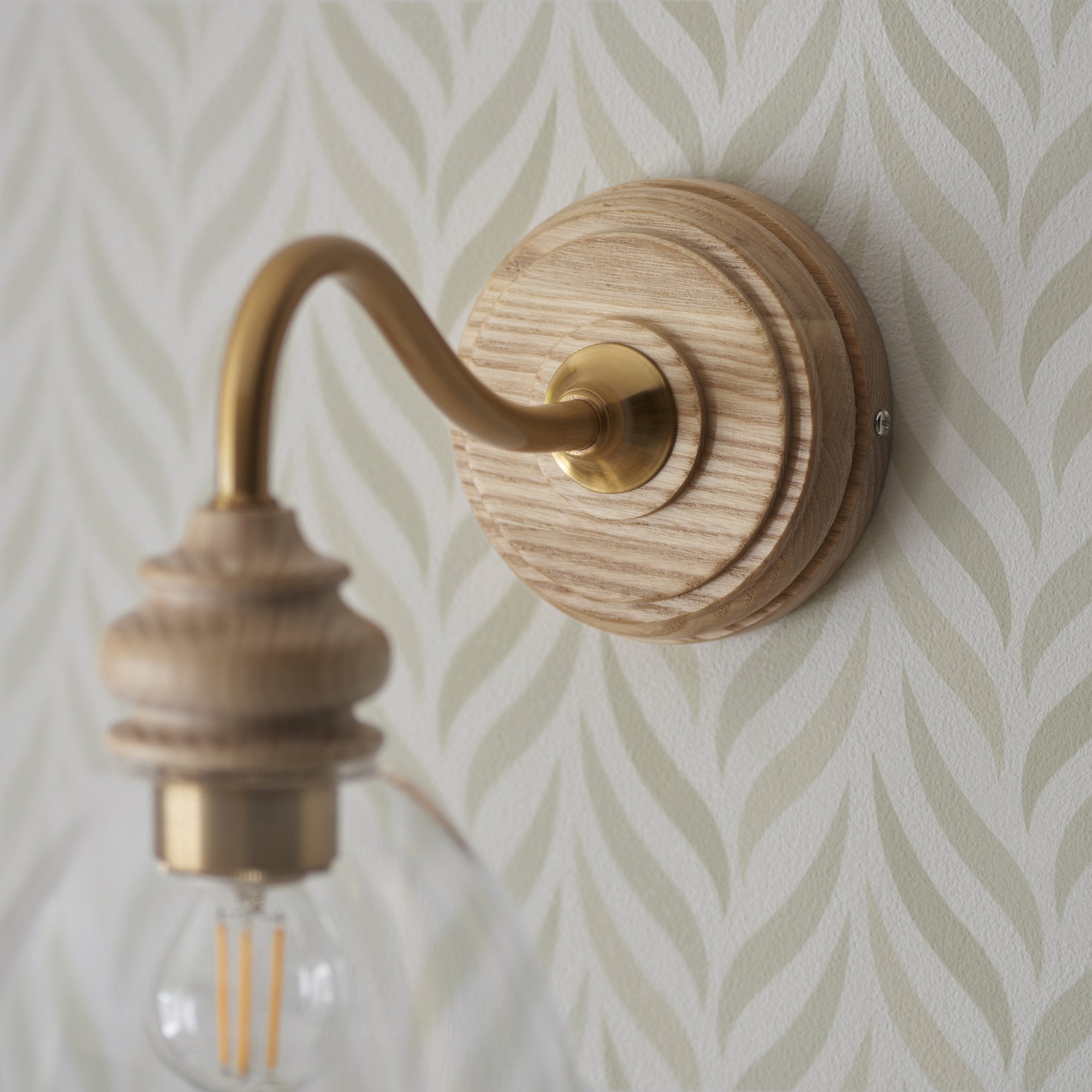 113371 Cotswold Wall Light Ash, Aged Brass & Clear Glass