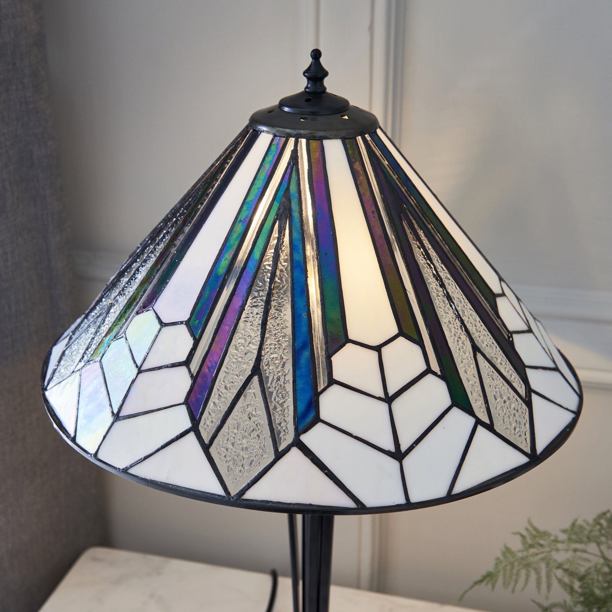 63939 Astoria Tiffany Medium Table Lamp