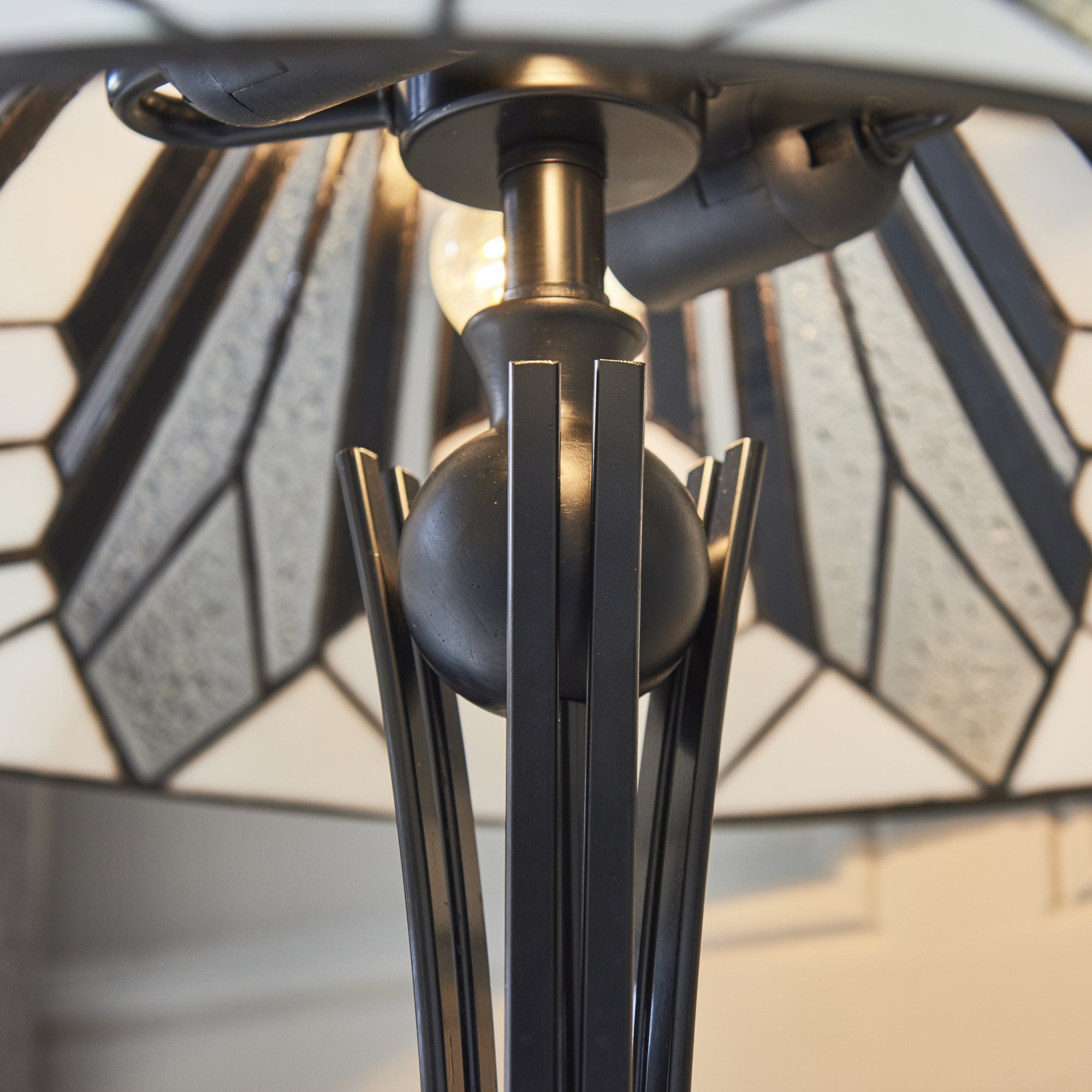 63939 Astoria Tiffany Medium Table Lamp
