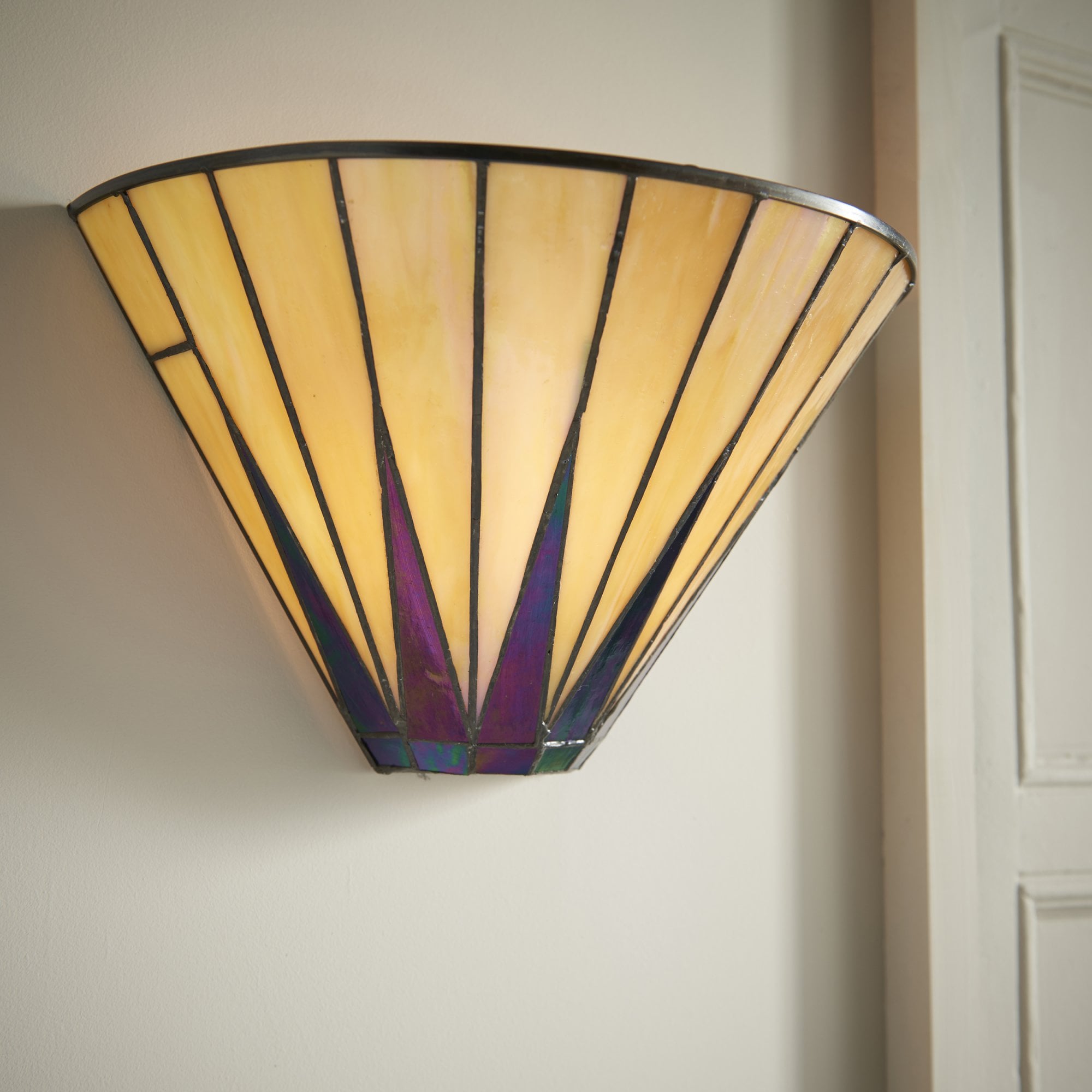 64046 Dark Star Tiffany Wall Light