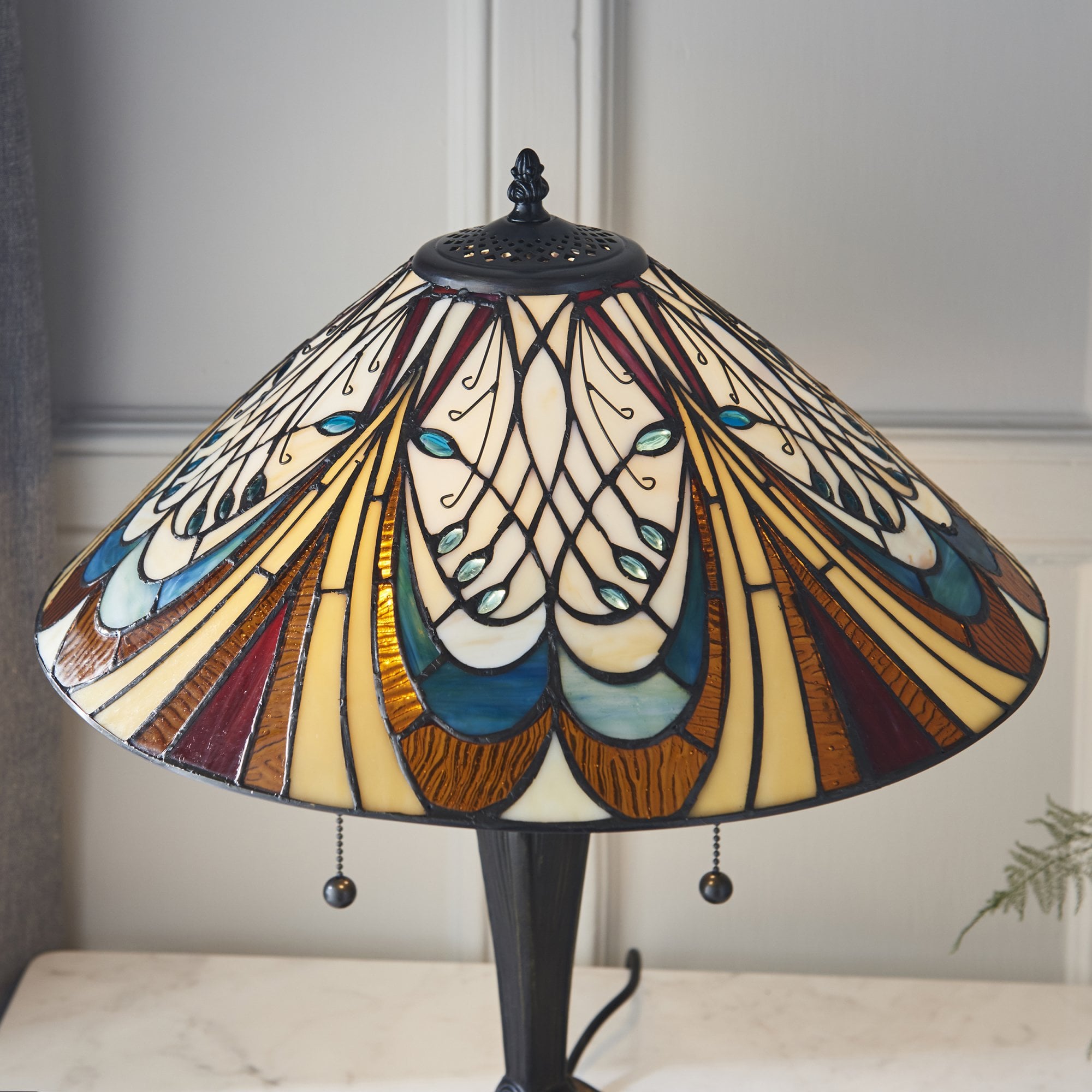 64163 Hector Tiffany Medium Table Lamp