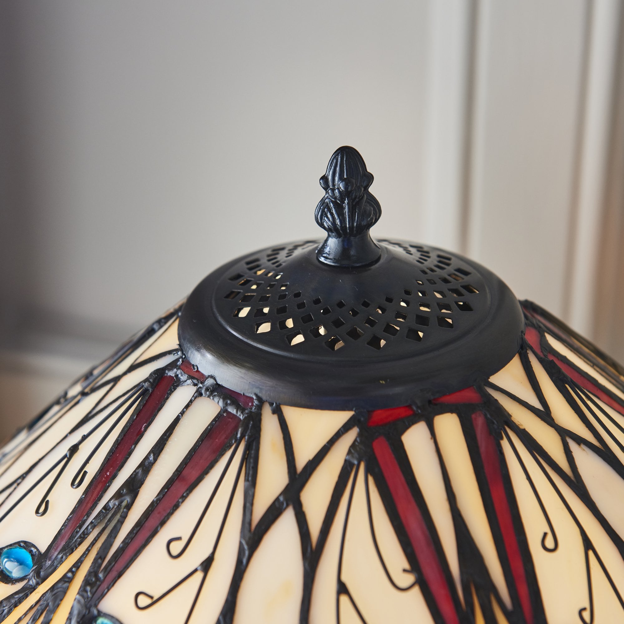 64163 Hector Tiffany Medium Table Lamp