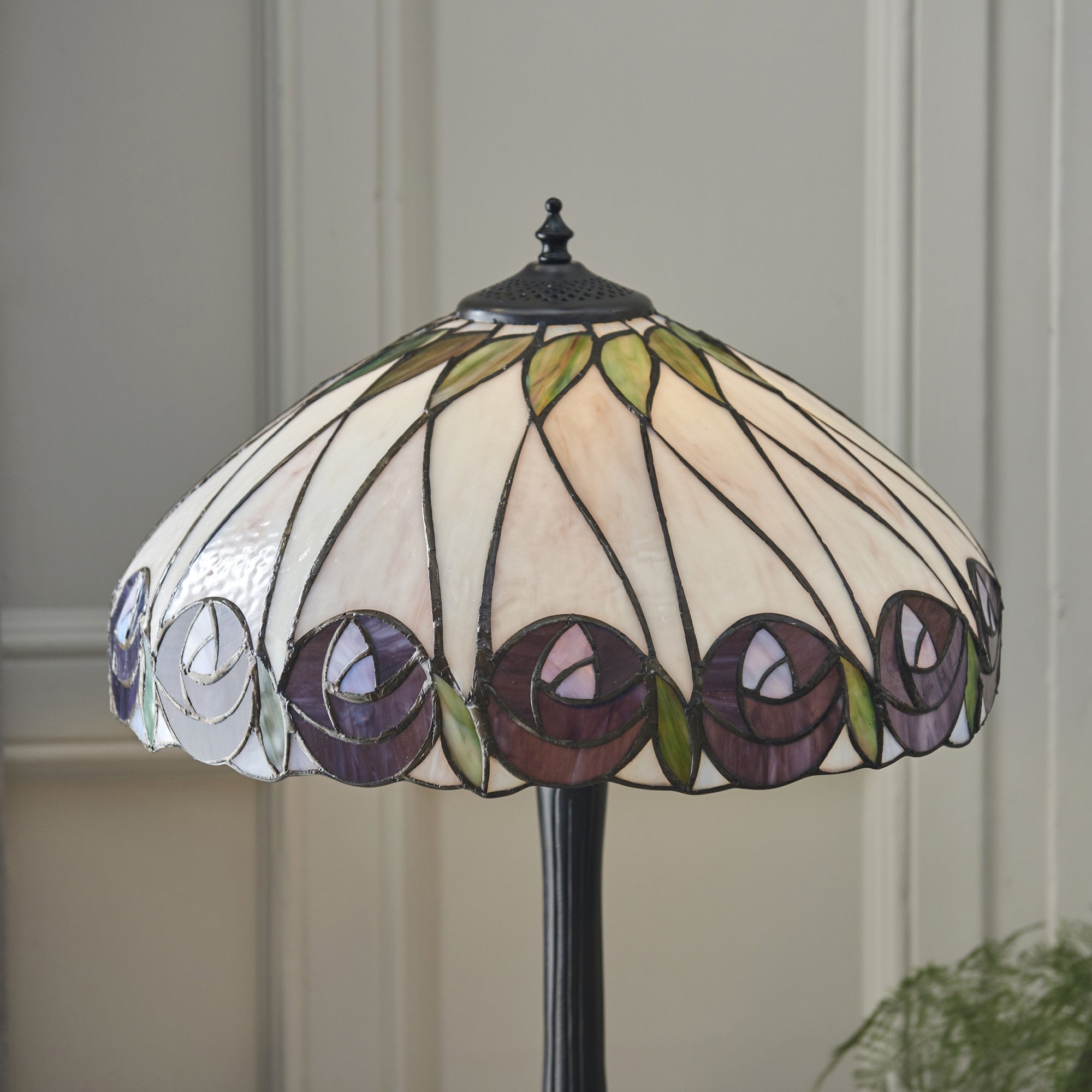 64177 Hutchinson Tiffany Medium Table