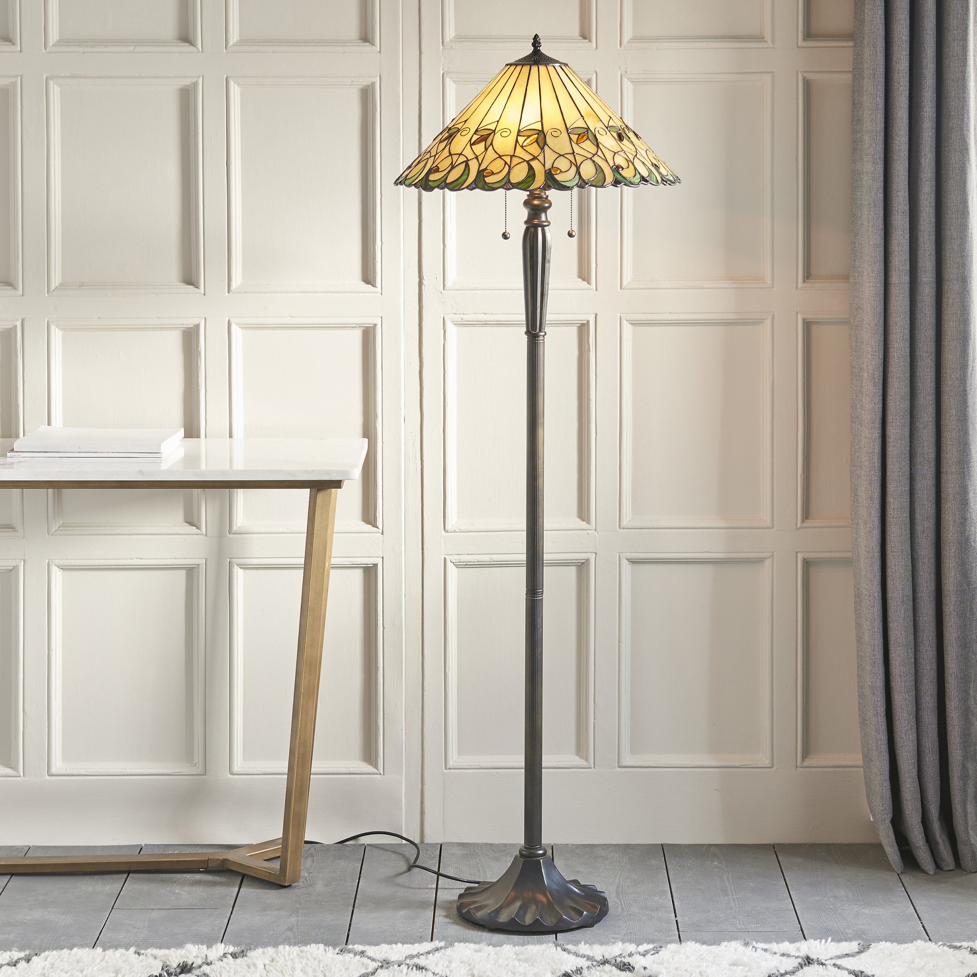 64192 Jamelia Tiffany Floor Lamp