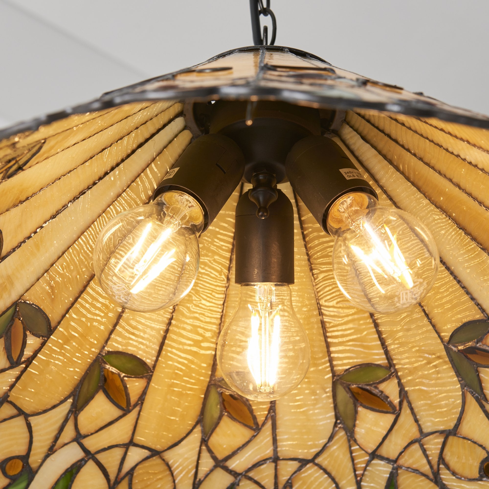 64194 Jamelia Tiffany Large 3 Light Pendant