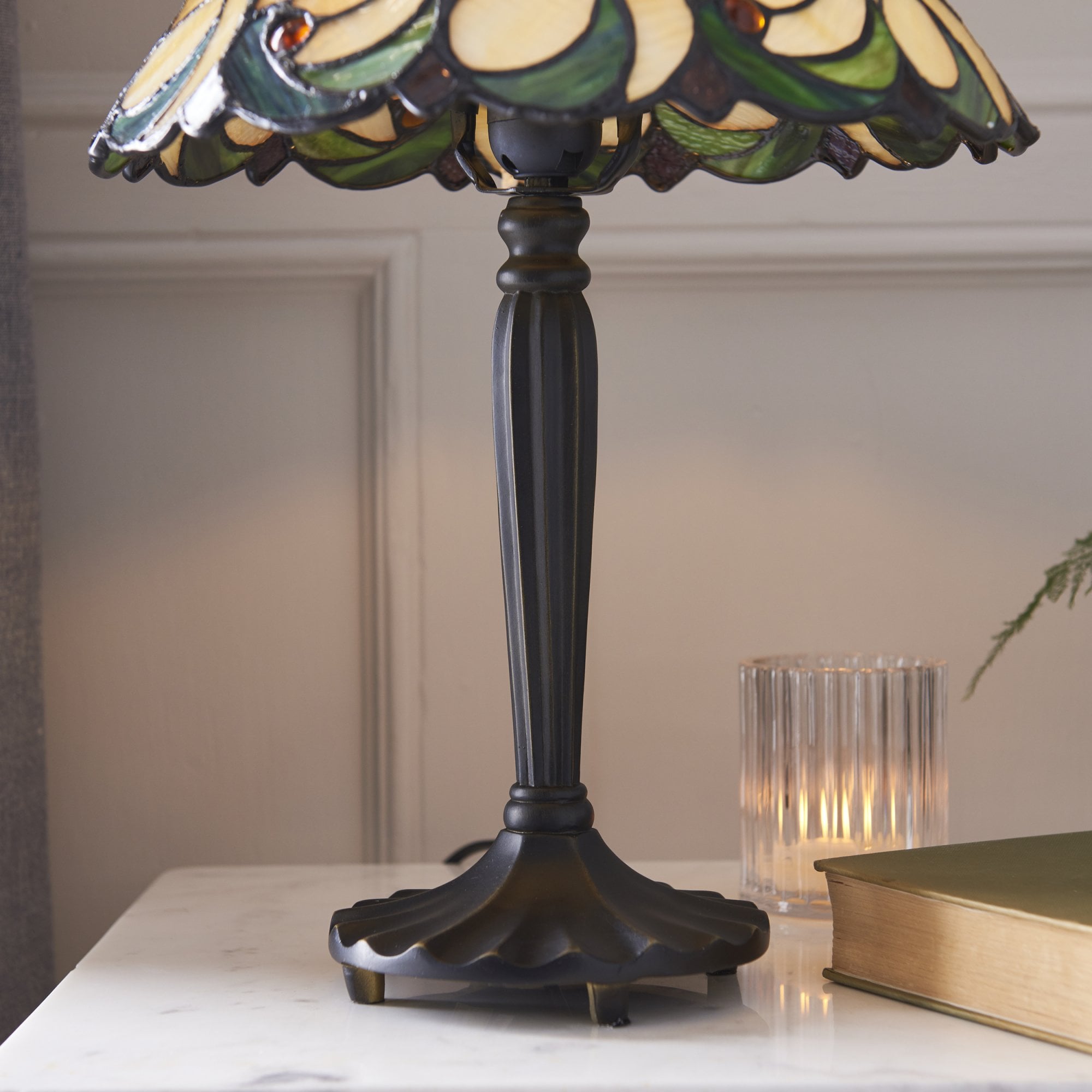 64195 Jamelia Tiffany Small Table Lamp