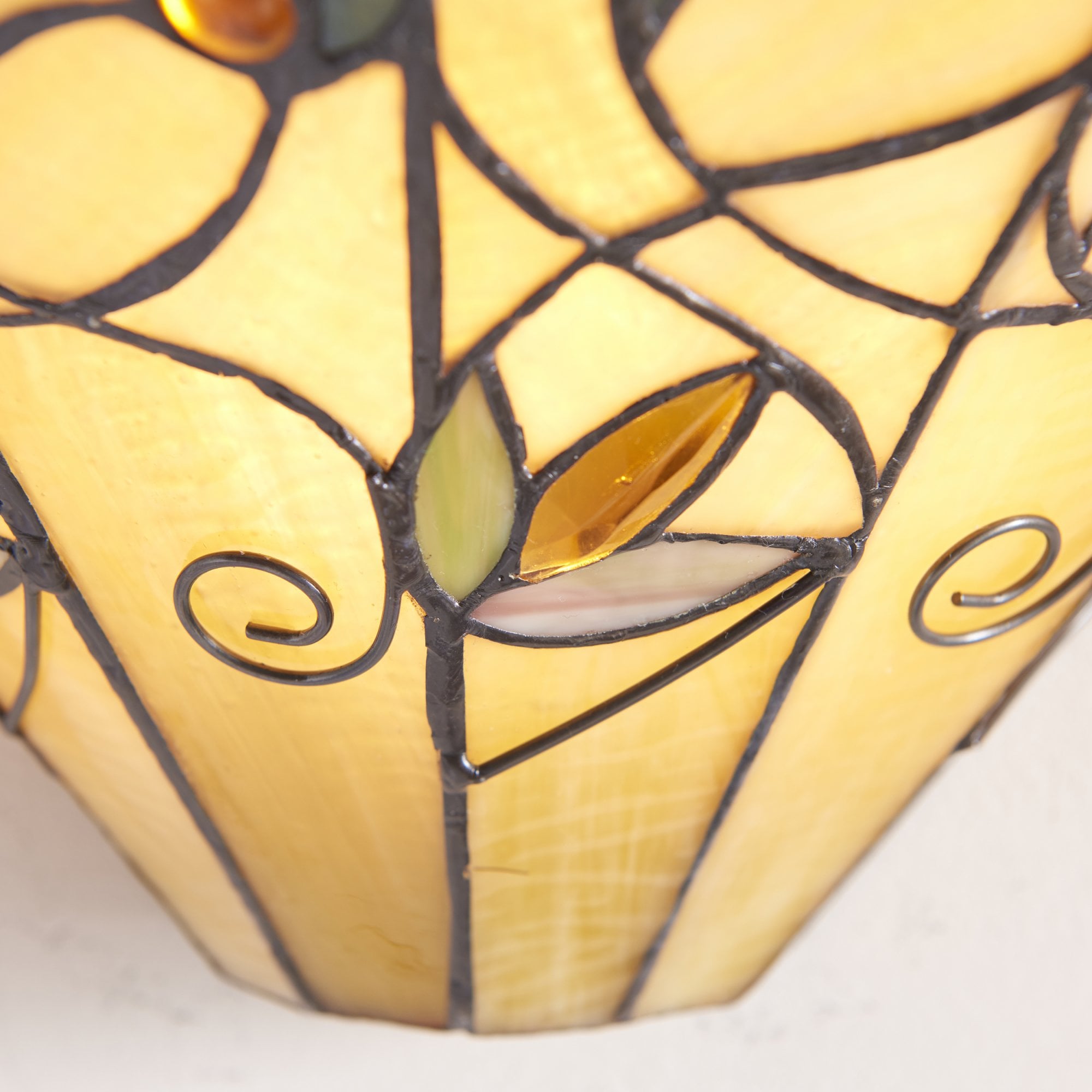 64198 Jamelia Tiffany Wall Light