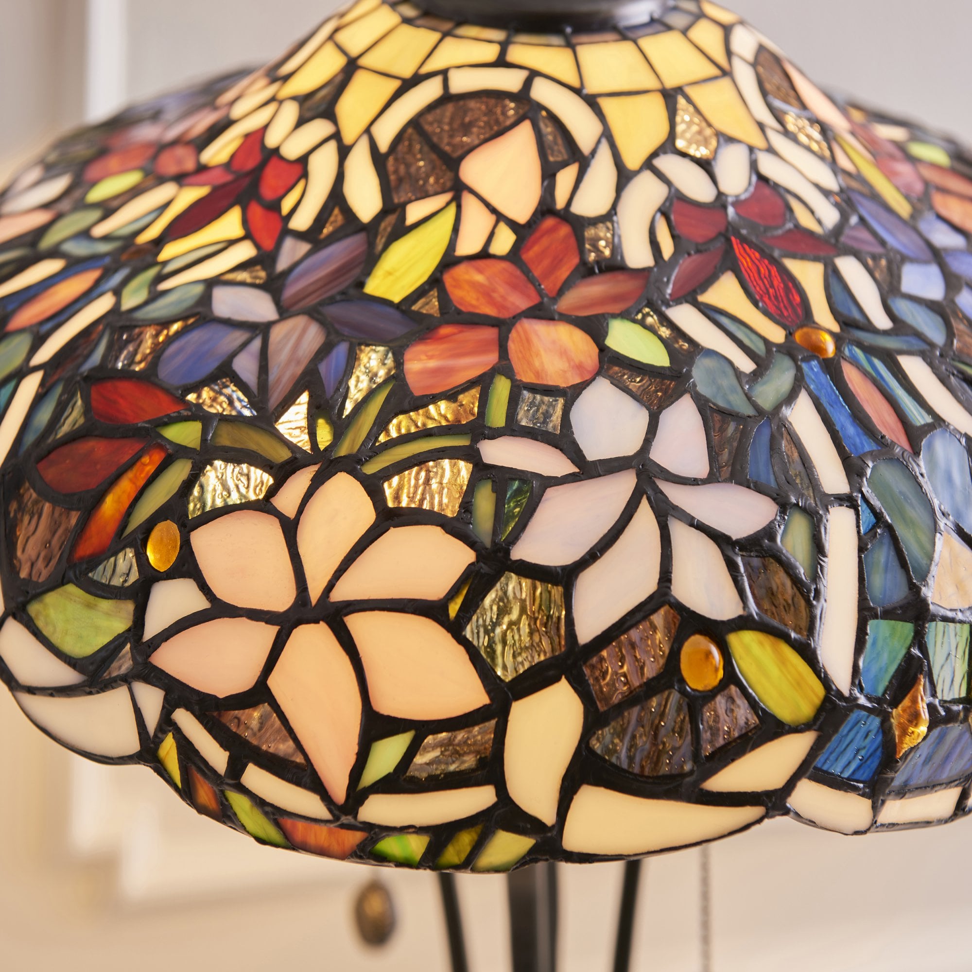 Sullivan Tiffany Medium Table  Lamp