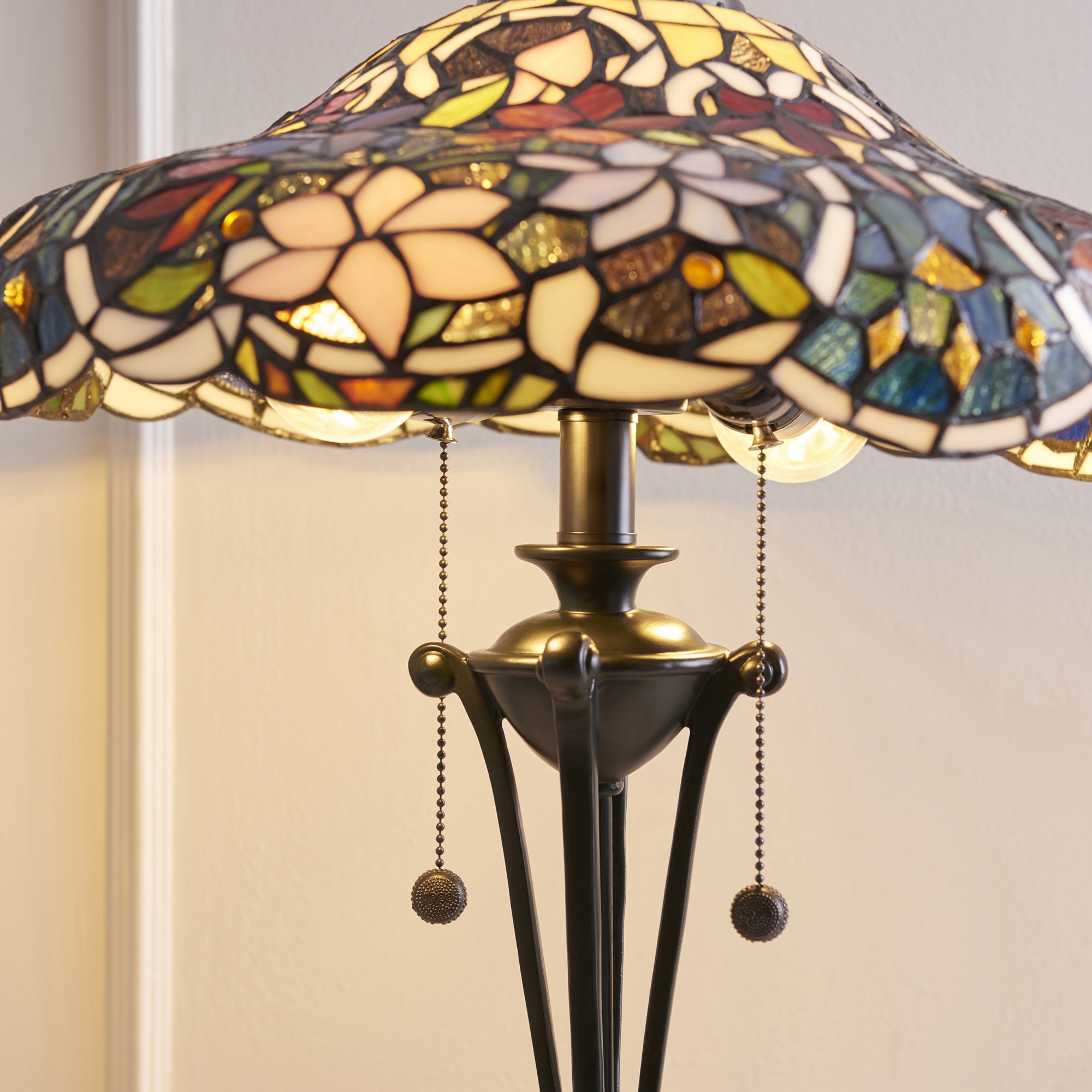 Sullivan Tiffany Medium Table  Lamp