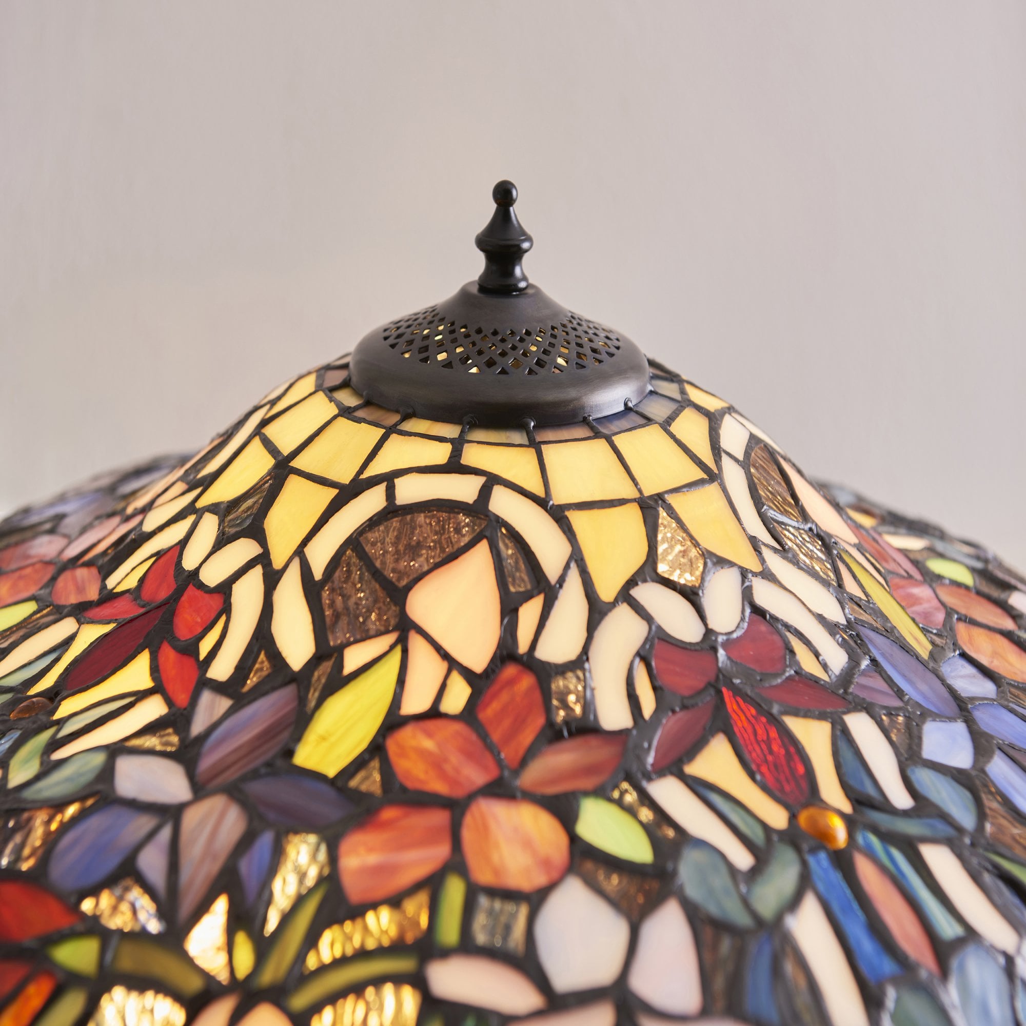 Sullivan Tiffany Medium Table  Lamp