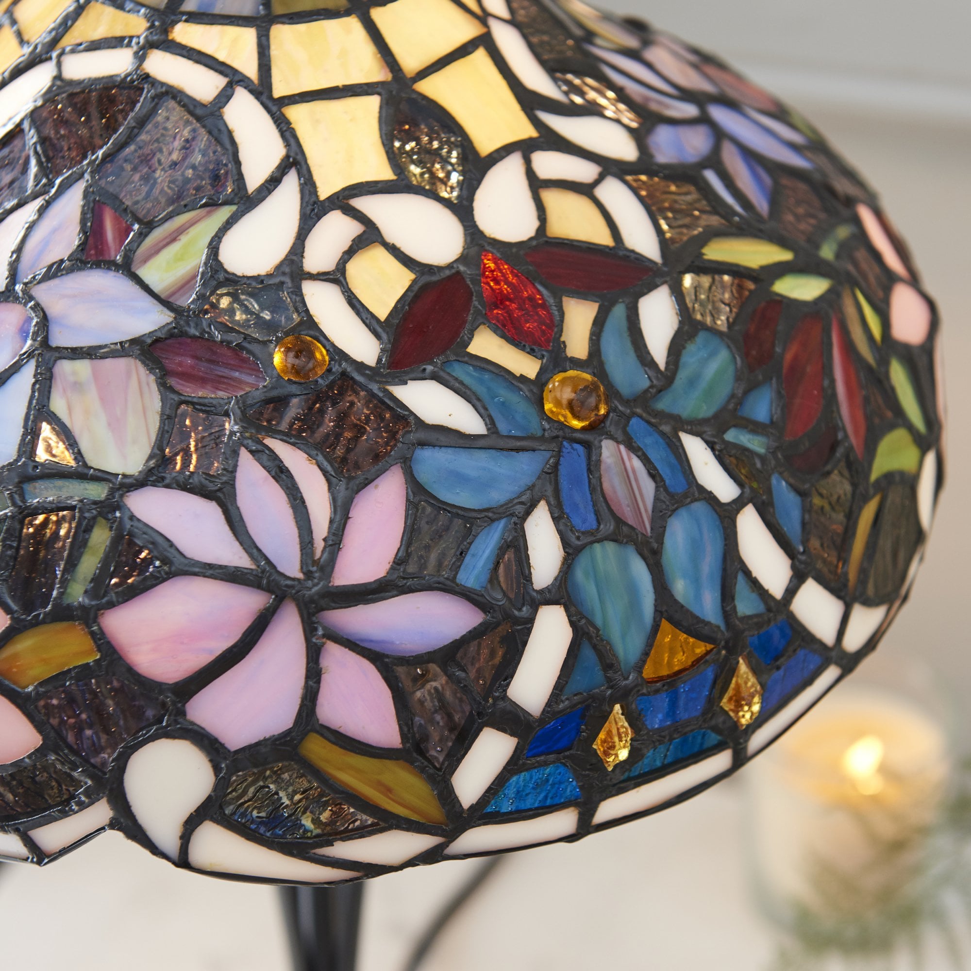 64327 Sullivan Tiffany Small Table Lamp