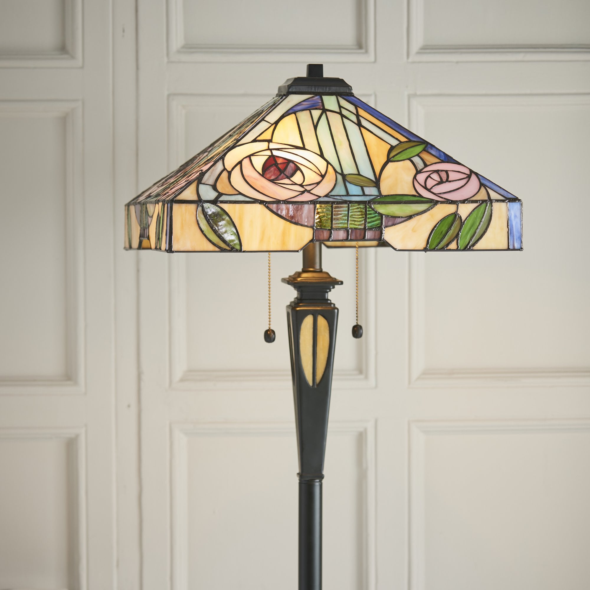 64383 Willow Tiffany Floor Lamp