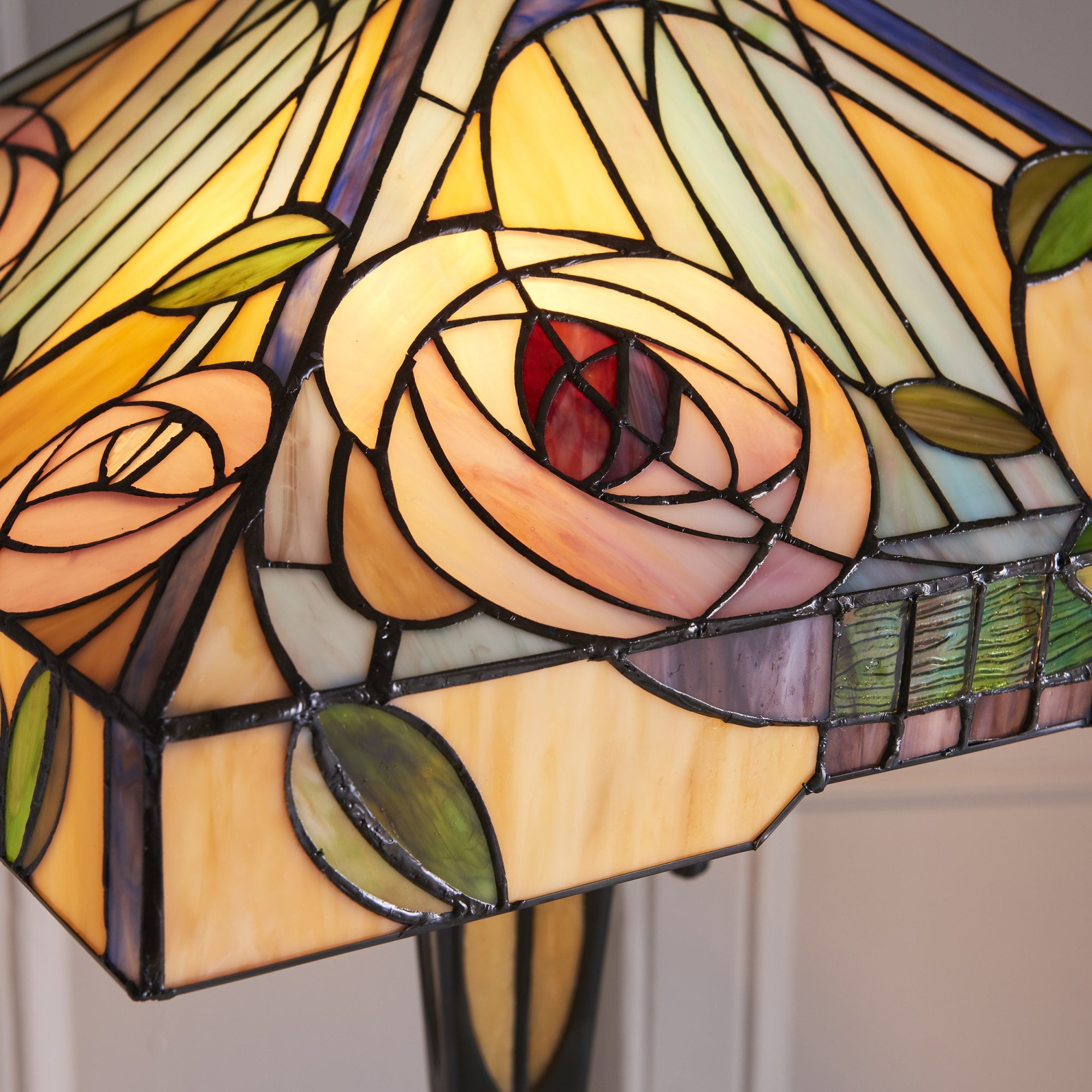 64383 Willow Tiffany Floor Lamp