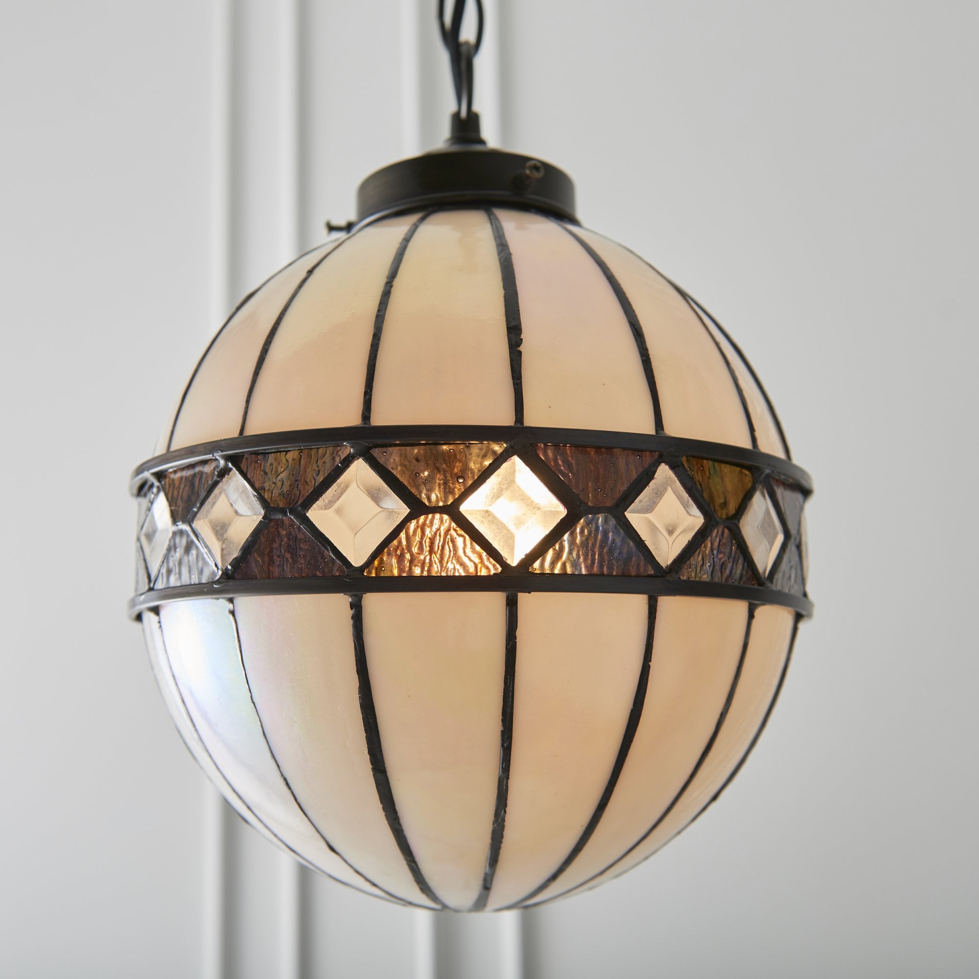 67044 Fargo Tiffany Small Globe 1 Light Pendant