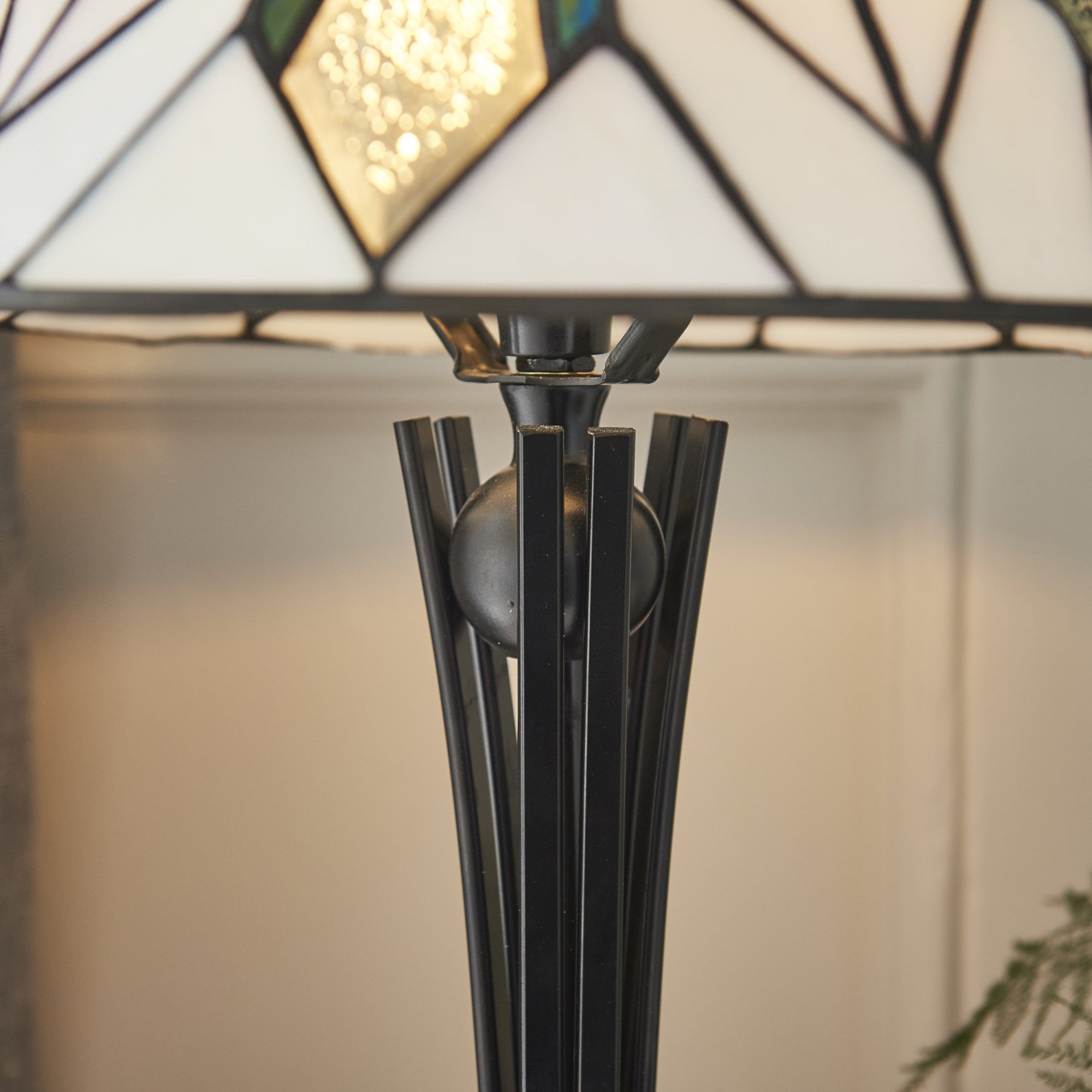 70365 Astoria Tiffany Small Table Lamp
