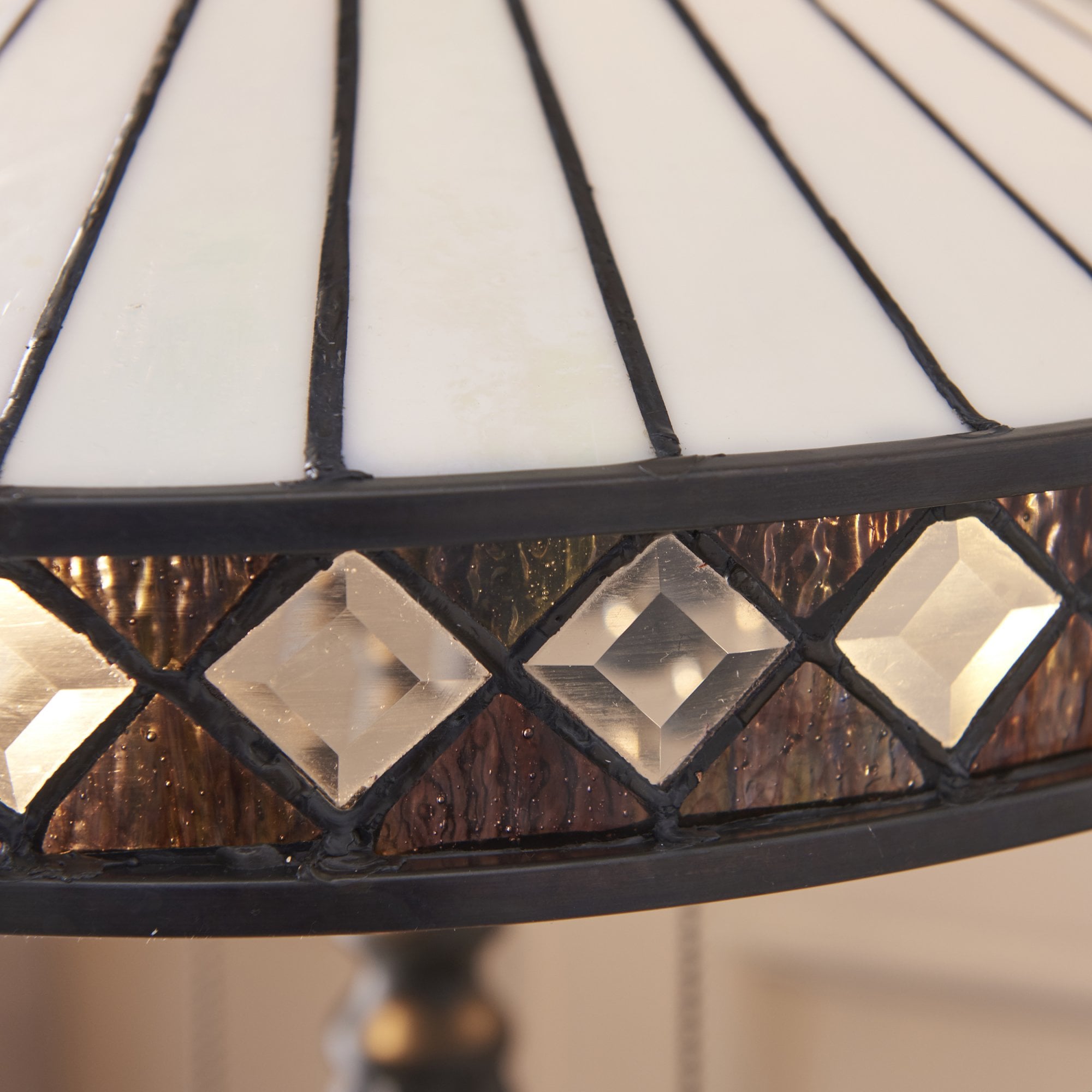 70935 Fargo Tiffany Medium Table Lamp