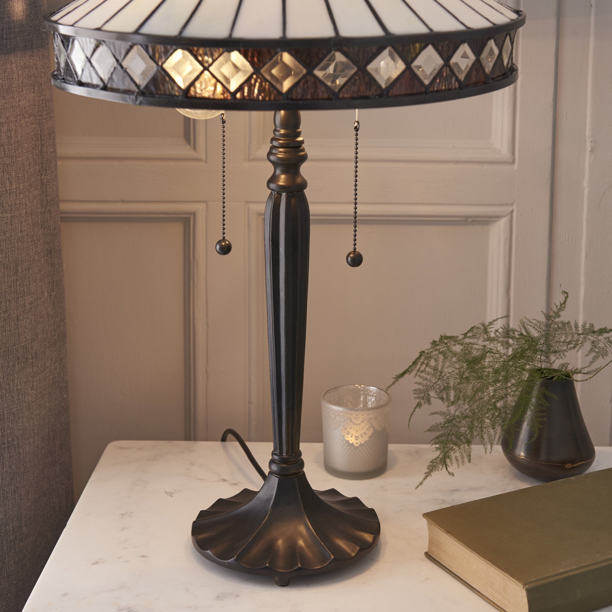 70935 Fargo Tiffany Medium Table Lamp