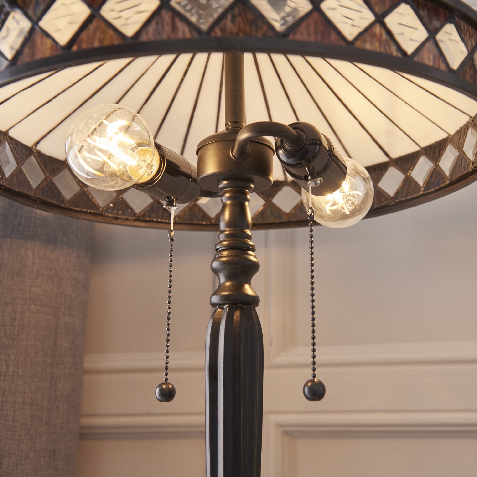 70935 Fargo Tiffany Medium Table Lamp