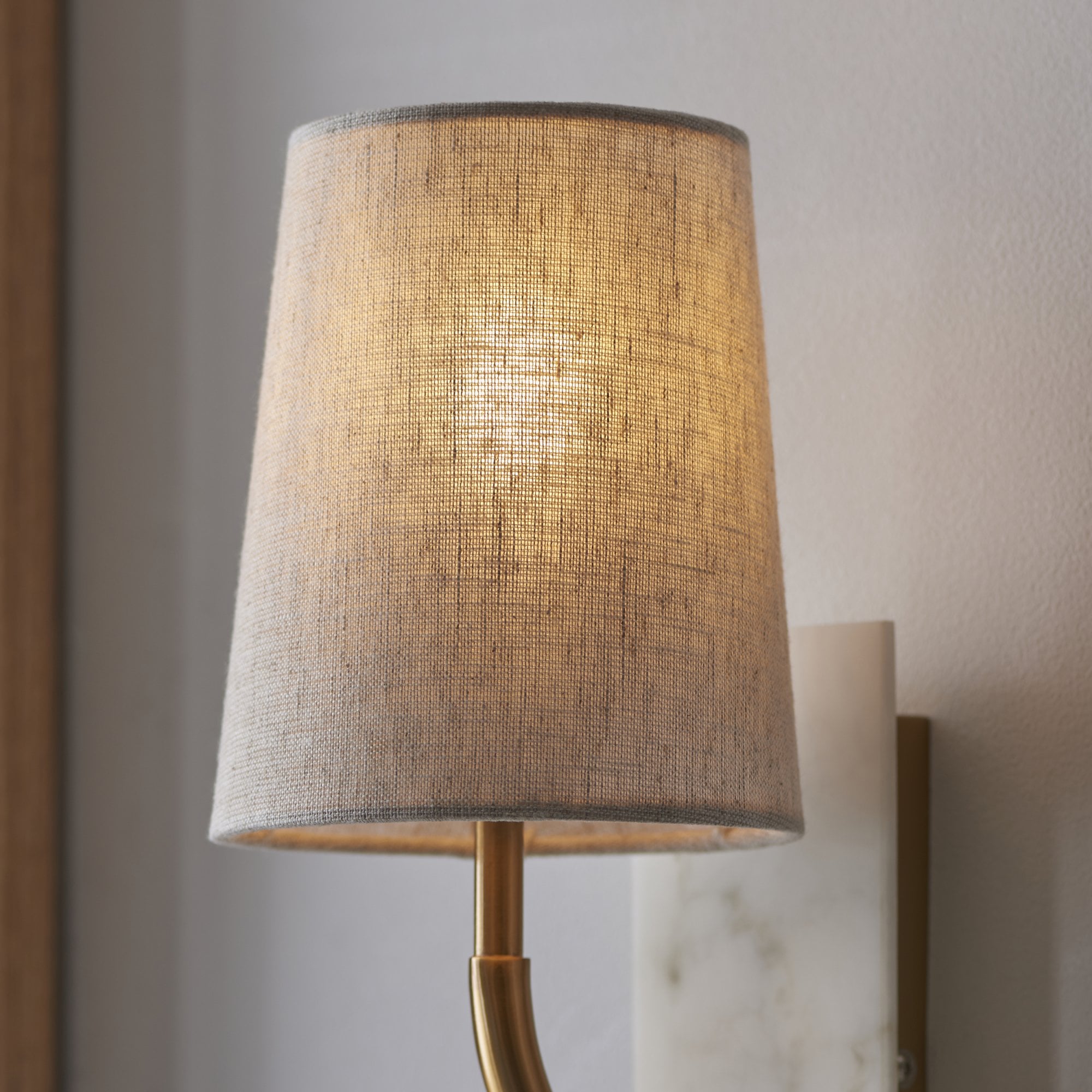 114202 1 Light Wall Light With Shade Vintage Brass, White Marble Effect