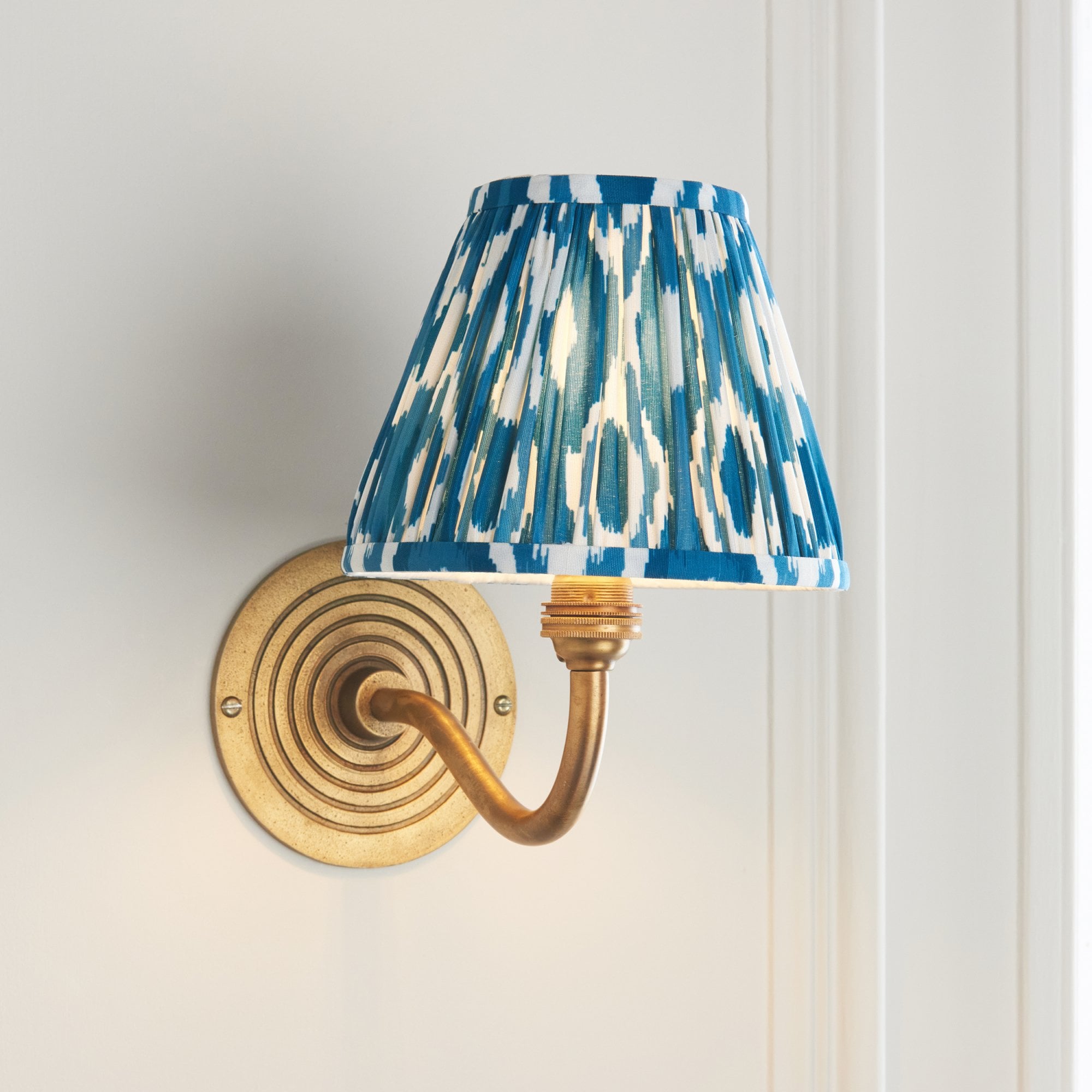 114098 Ripple Curve & Ikat 16cm Wall Light Antique Brass & Marlin Blue Fabric