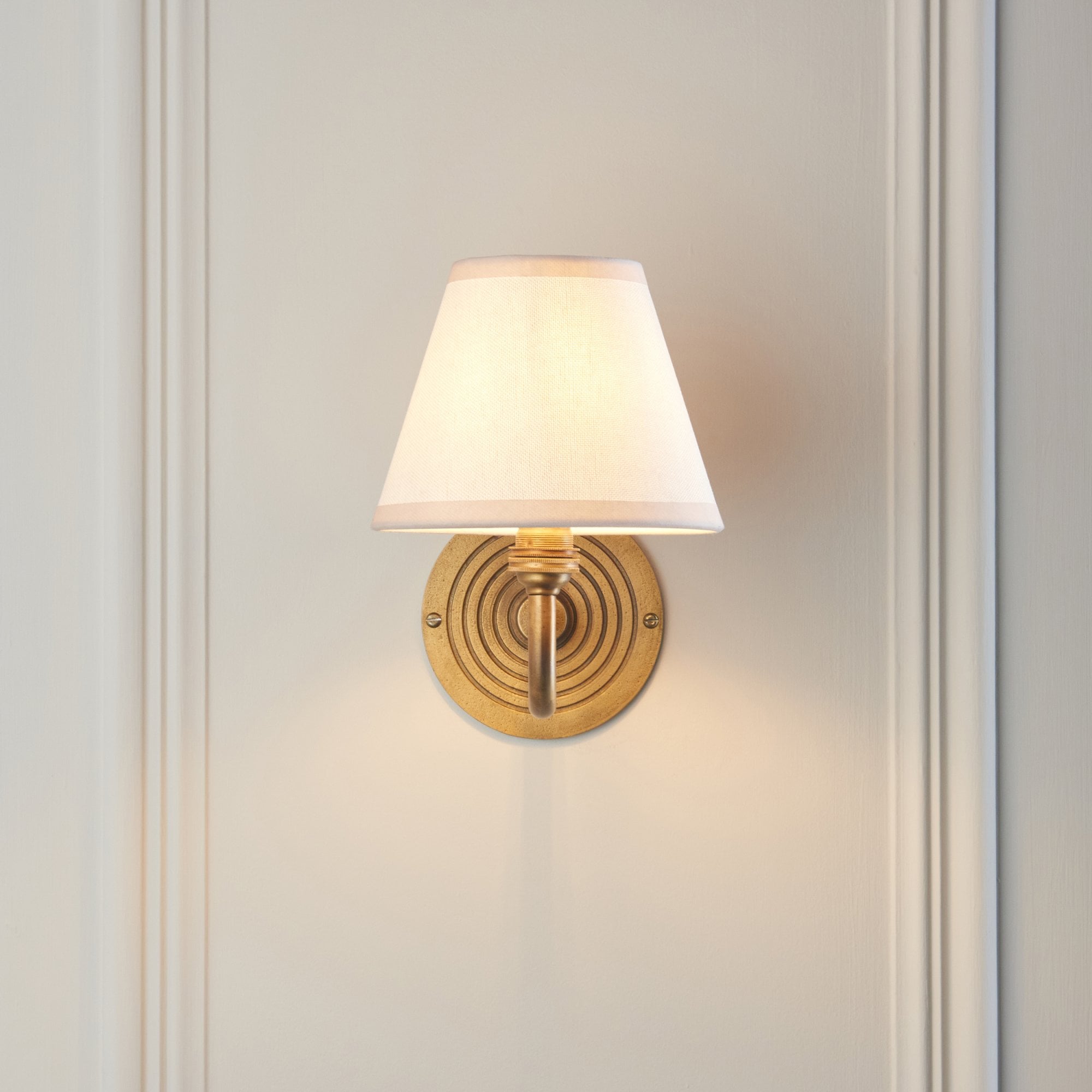 114101 Ripple Curve & Ivy 16cm Wall Light Antique Brass & Vintage White Fabric