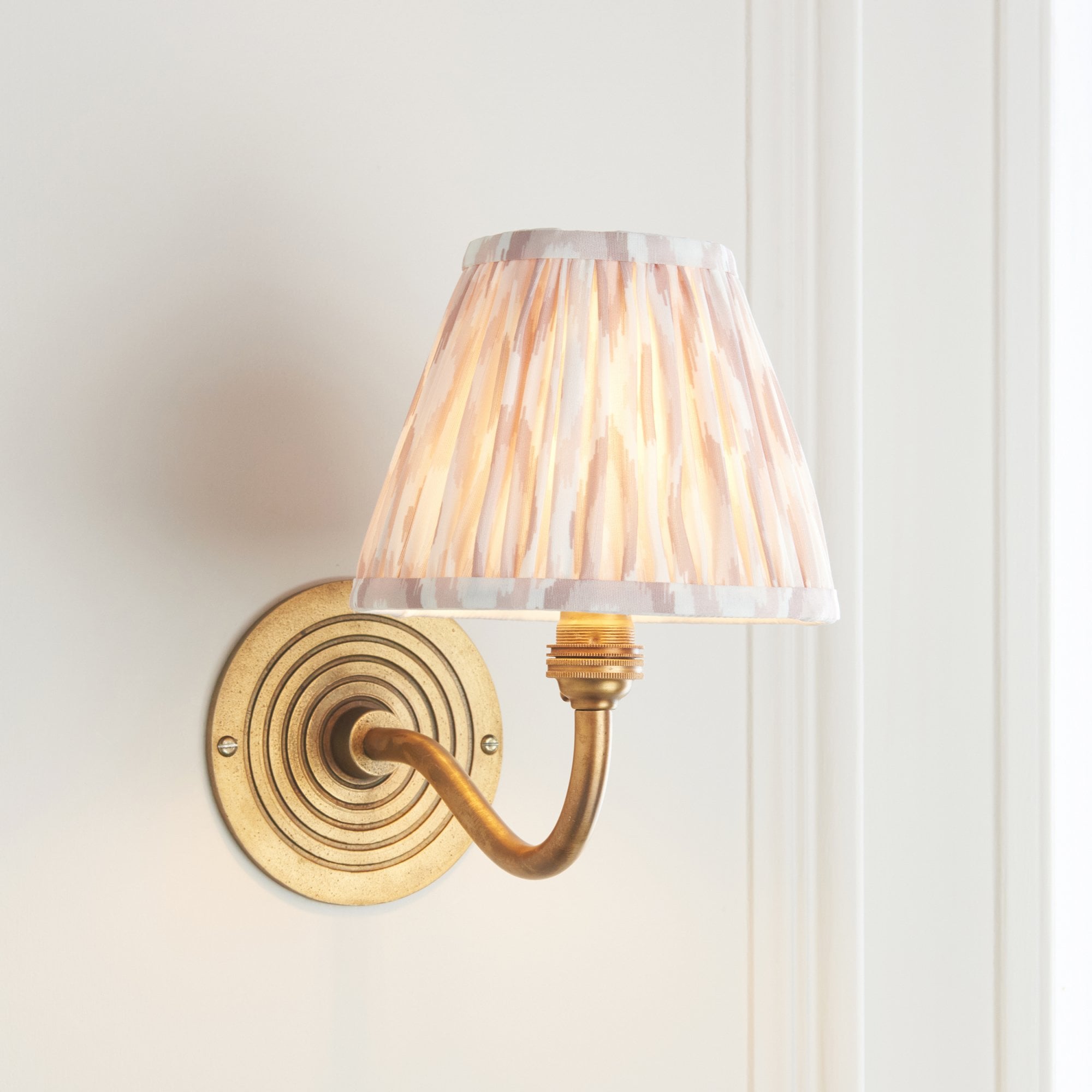 114102 Ripple Curve & Ikat 16cm Wall Light Antique Brass & Neutral Print Fabric